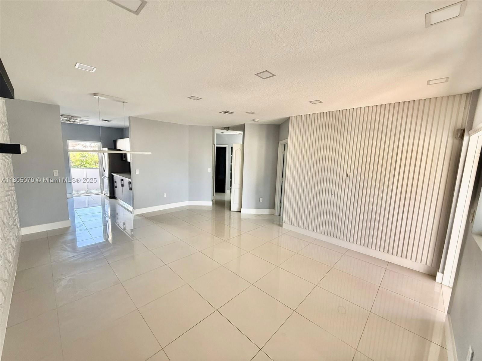 Real estate property located at 300 4th St #203, Miami-dade, Los Portales Sec B Condo, Hialeah, FL