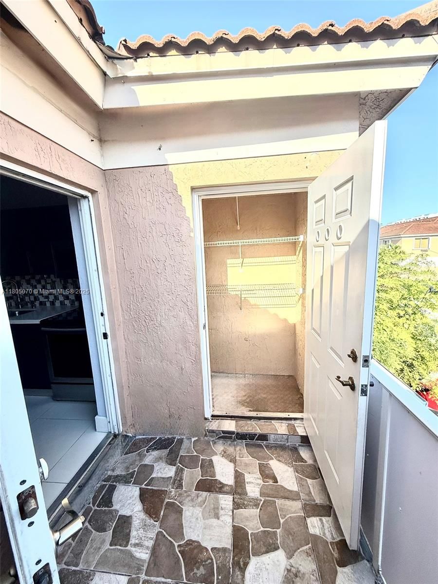 Real estate property located at 300 4th St #203, Miami-dade, Los Portales Sec B Condo, Hialeah, FL