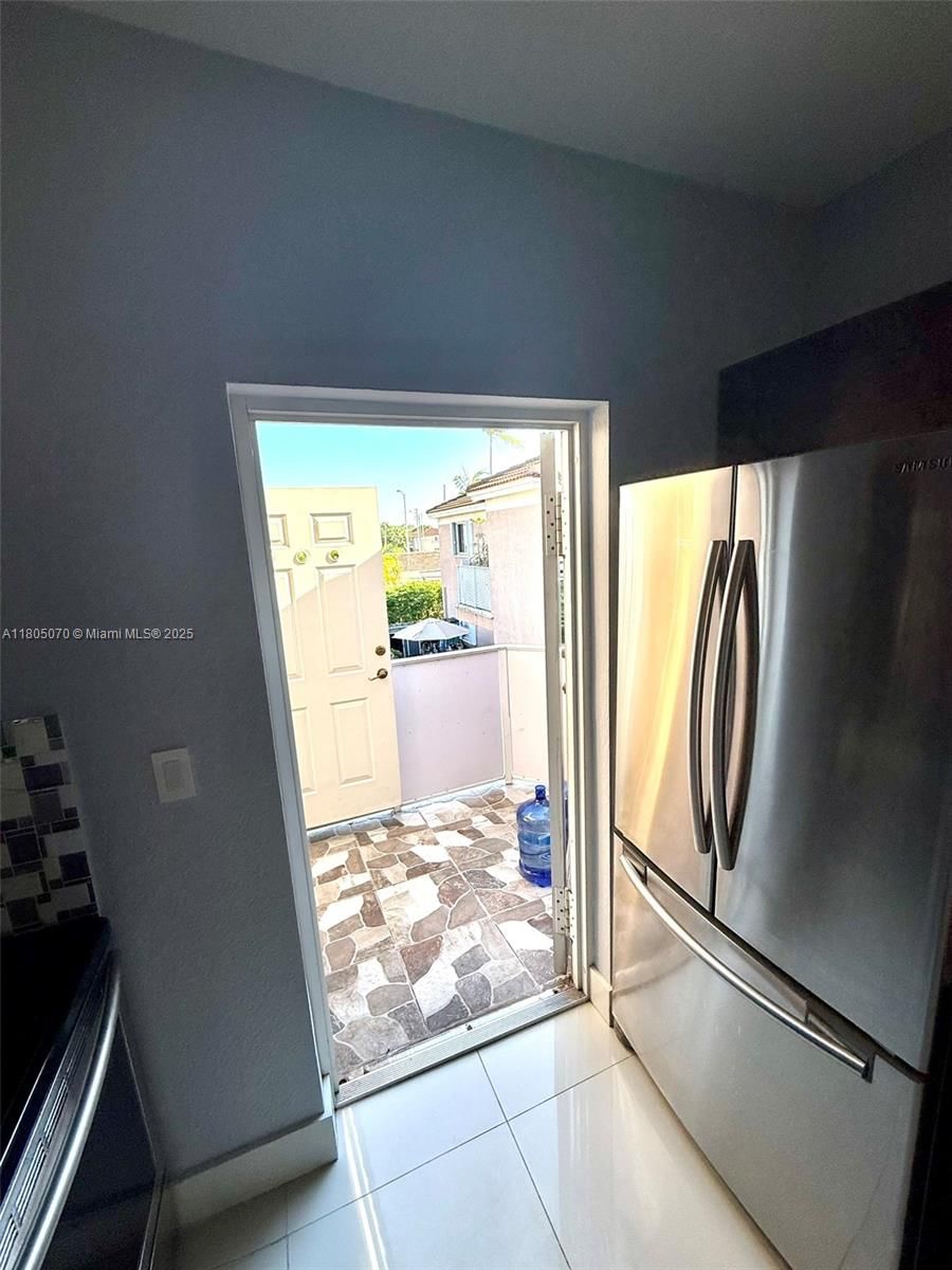Real estate property located at 300 4th St #203, Miami-dade, Los Portales Sec B Condo, Hialeah, FL