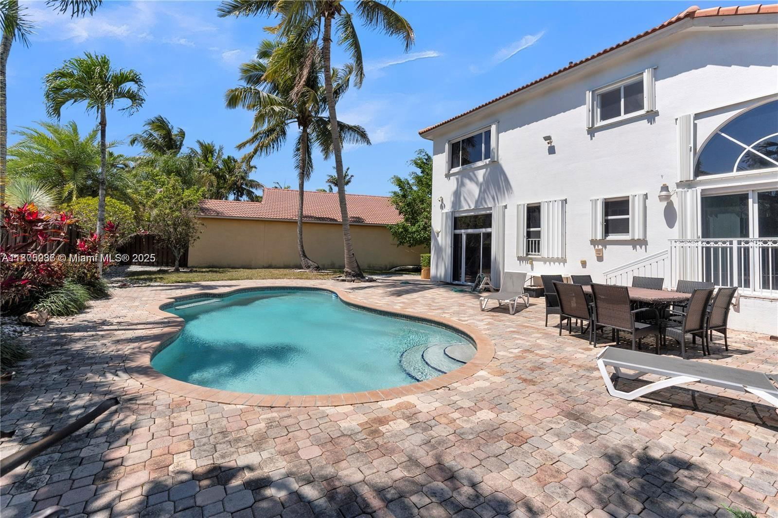 Real estate property located at 11012 59th St, Miami-dade, Doral Isles-antilles, Doral, FL