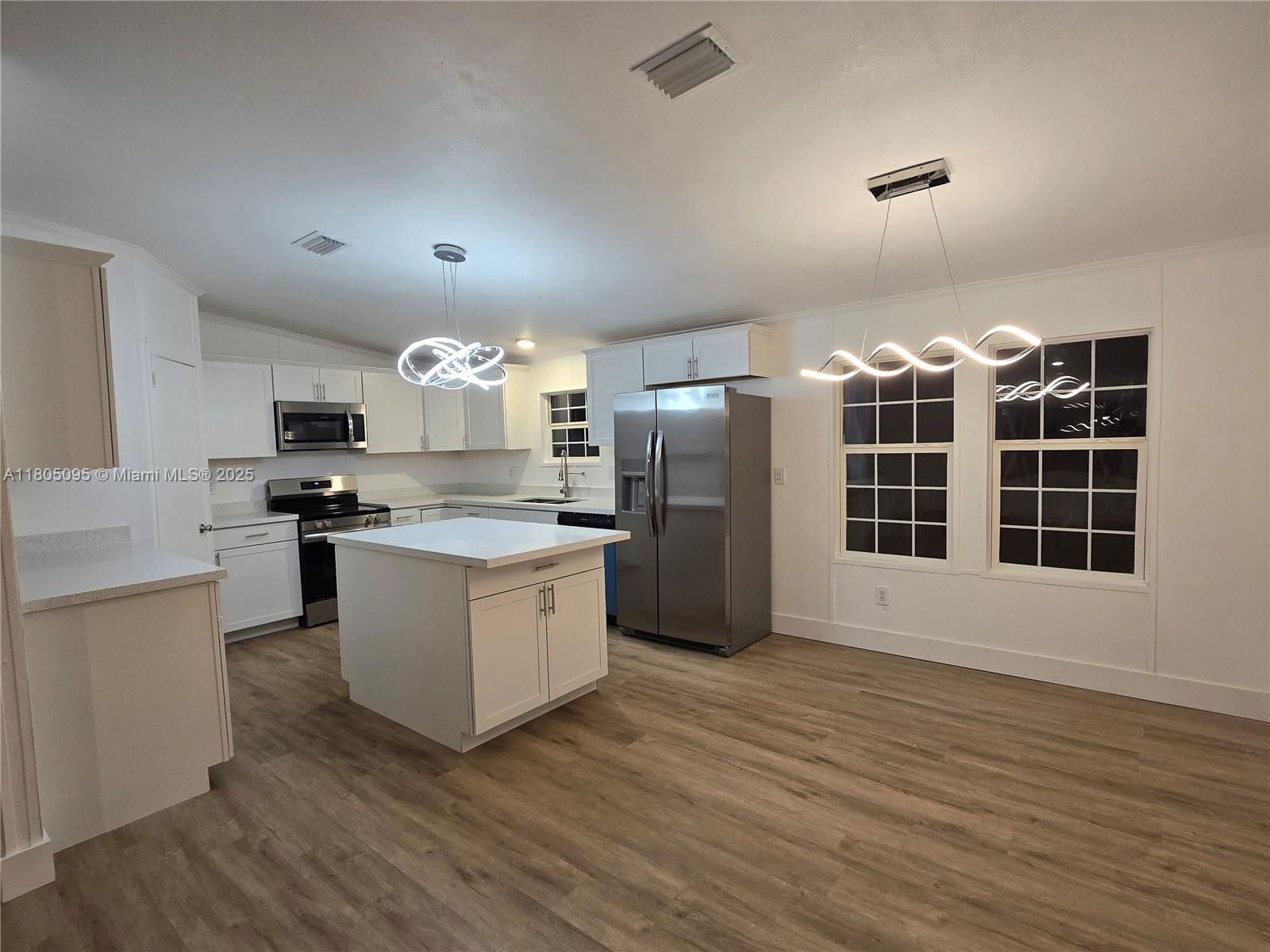 Real estate property located at 220 12th Ave Unit 90, Miami-dade, Cocowalk Estates, Homestead, FL