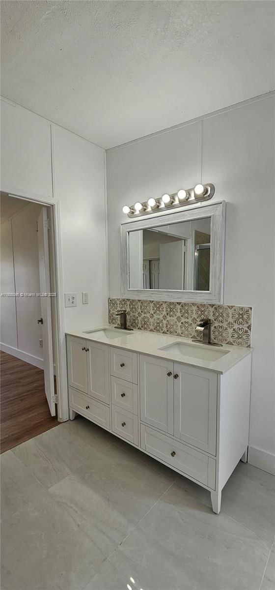 Real estate property located at 220 12th Ave Unit 90, Miami-dade, Cocowalk Estates, Homestead, FL