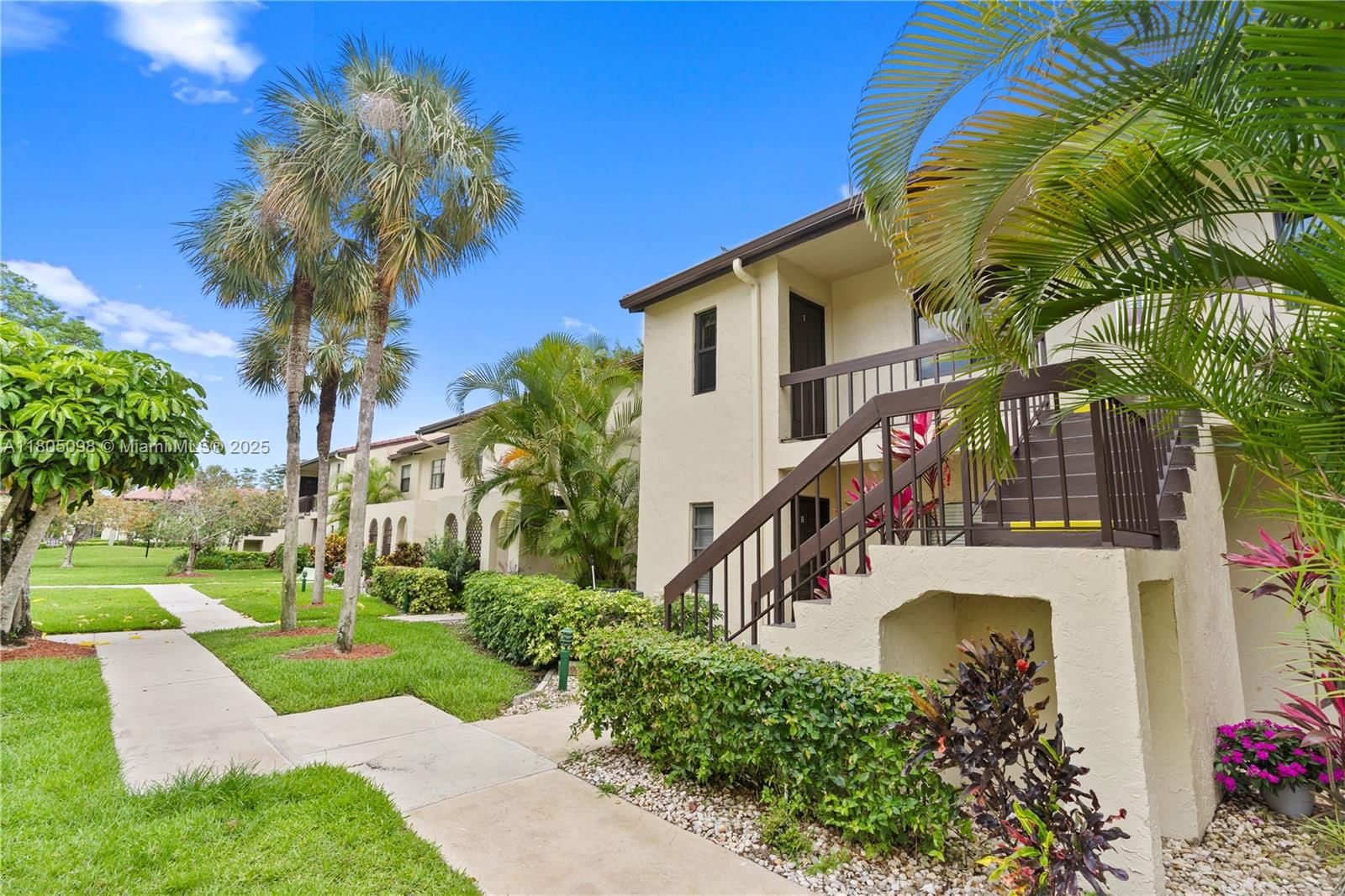 Real estate property located at 8310 Casa Del Lago I, Palm Beach, Fairways Of Boca Lago, Boca Raton, FL