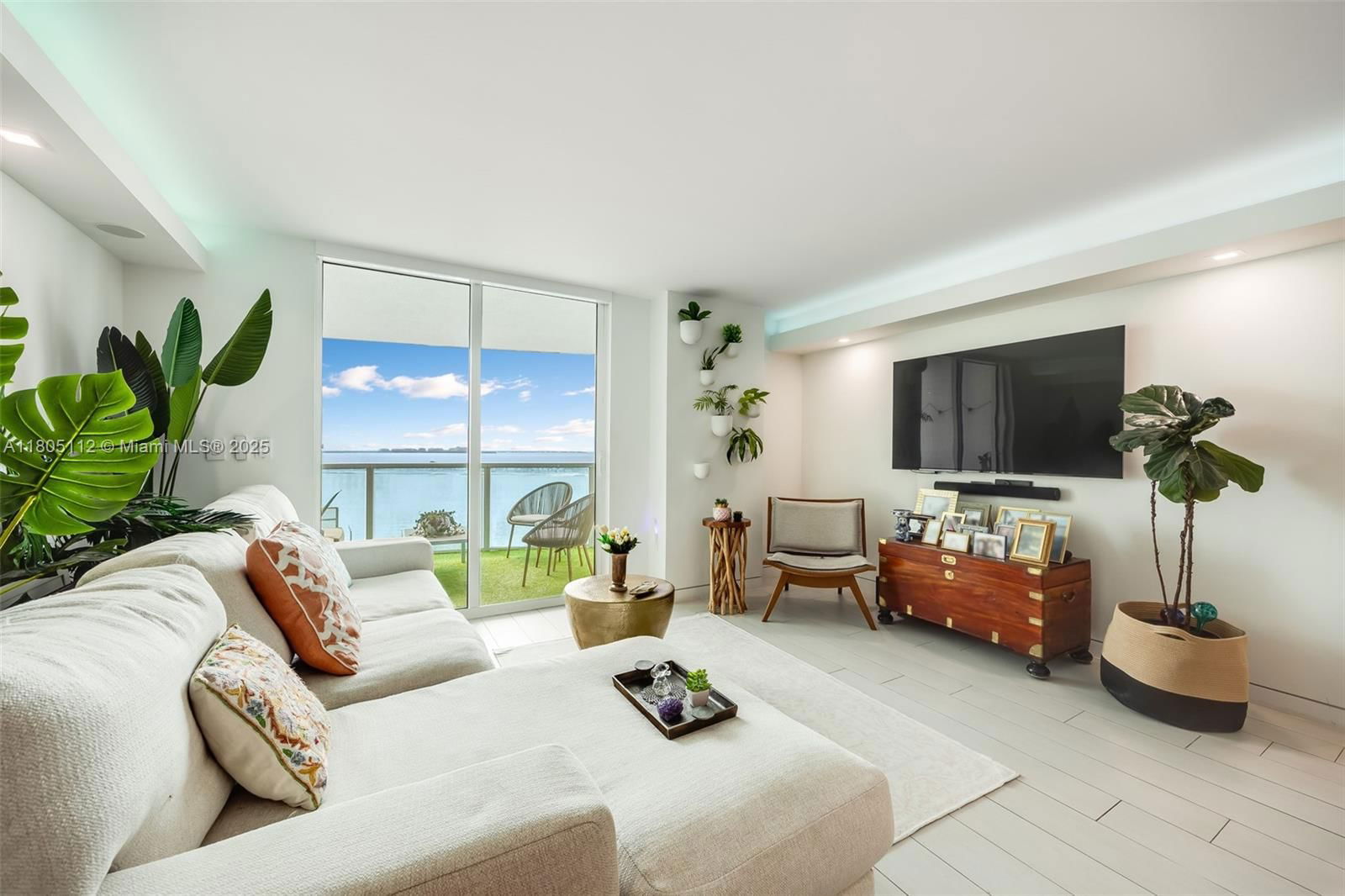 Real estate property located at 2101 Brickell Ave #807, Miami-dade, Skyline On Brickell Condo, Miami, FL