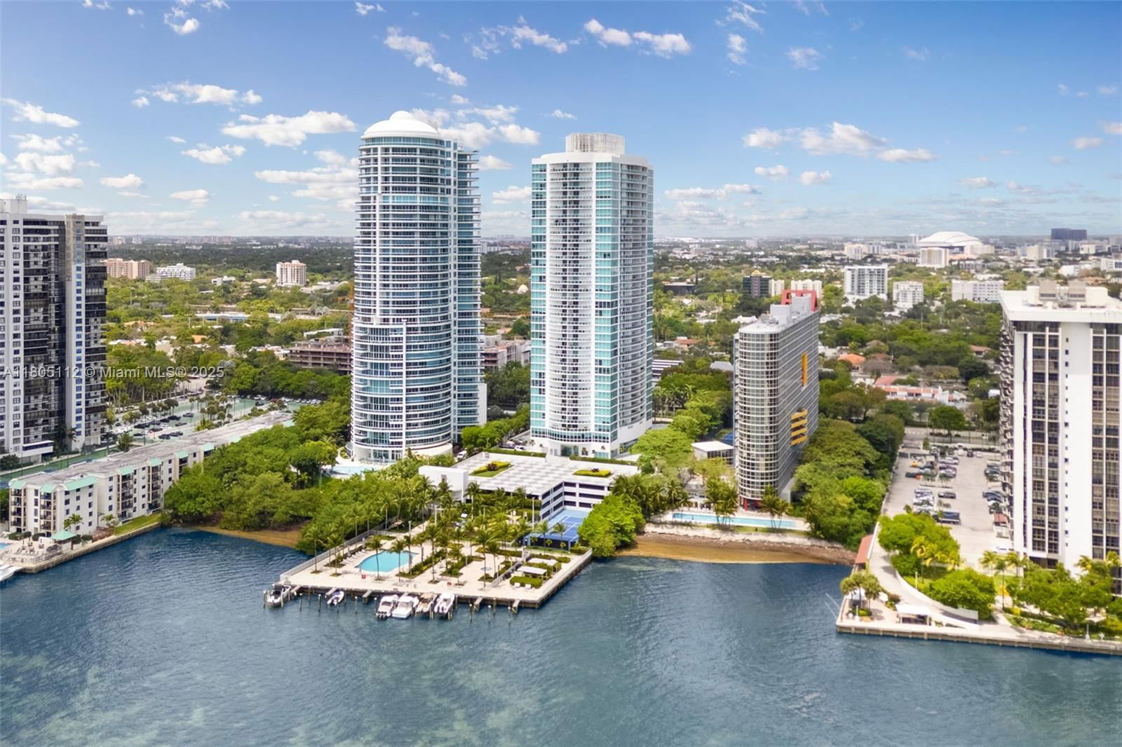Real estate property located at 2101 Brickell Ave #807, Miami-dade, Skyline On Brickell Condo, Miami, FL