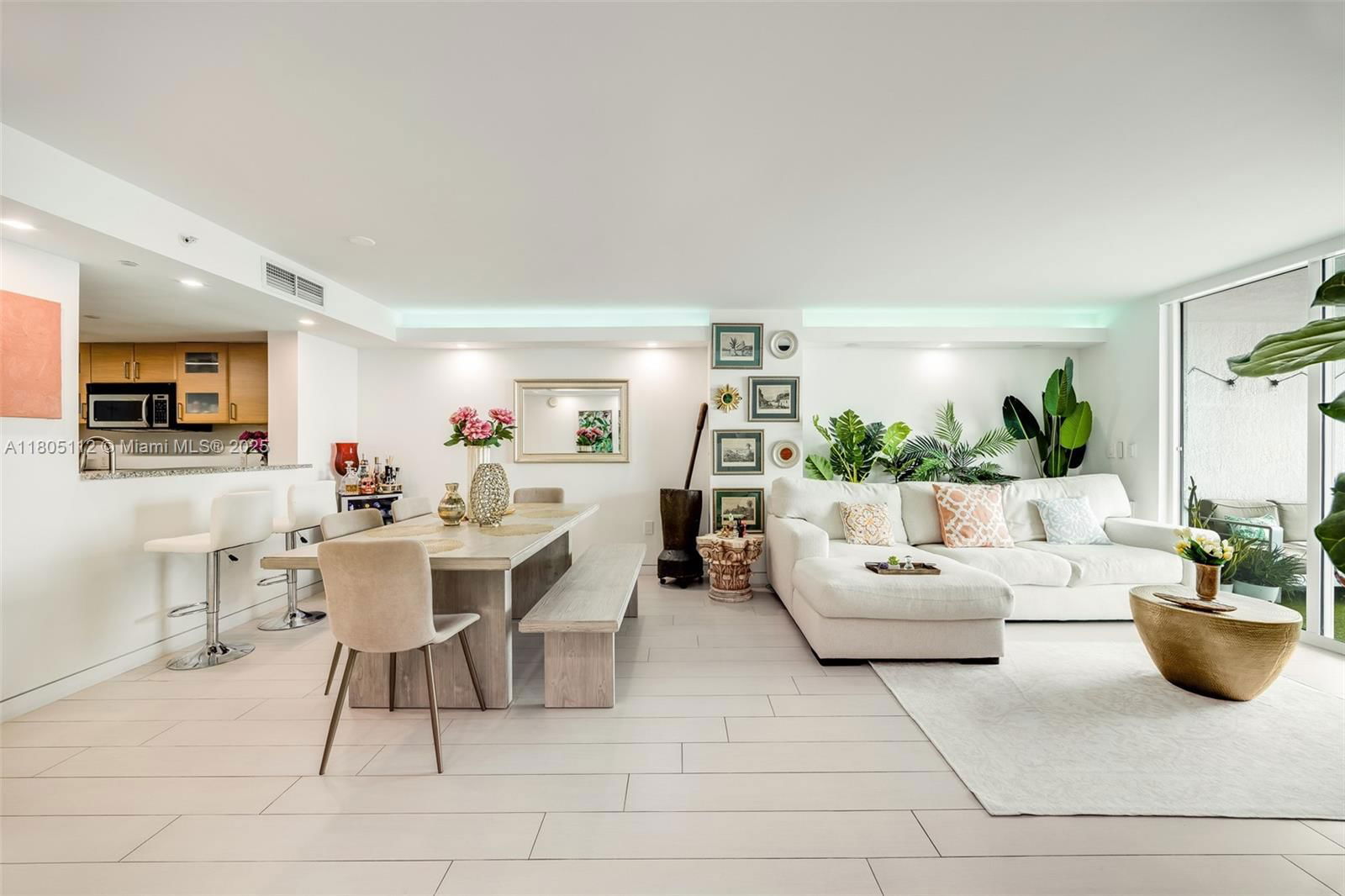 Real estate property located at 2101 Brickell Ave #807, Miami-dade, Skyline On Brickell Condo, Miami, FL