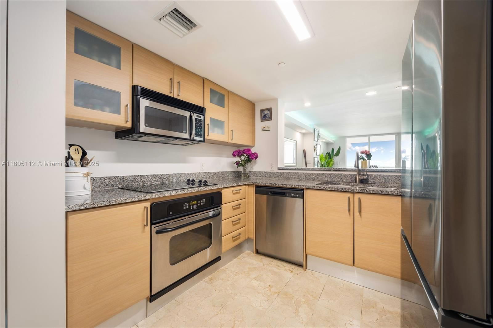 Real estate property located at 2101 Brickell Ave #807, Miami-dade, Skyline On Brickell Condo, Miami, FL