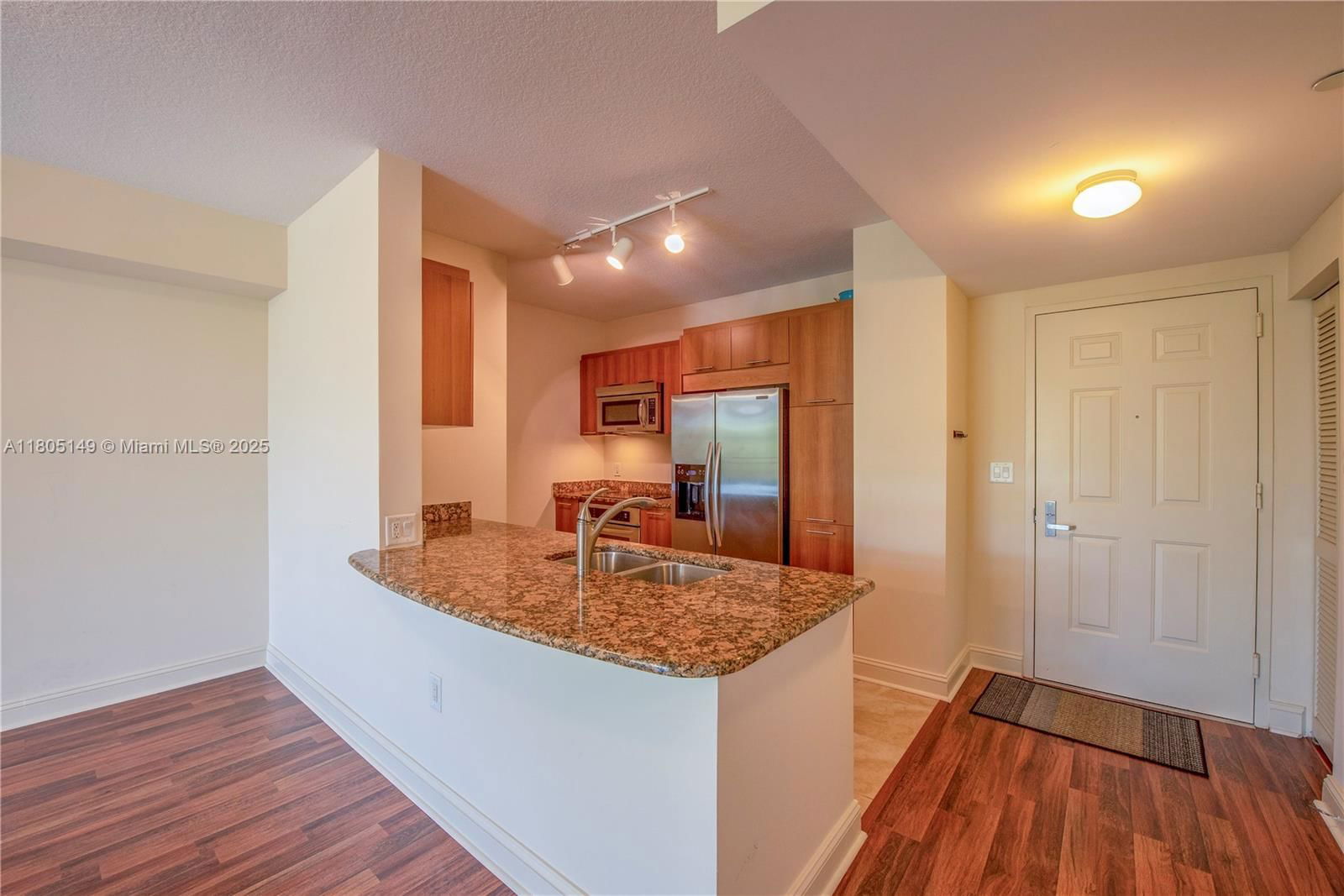 Real estate property located at 510 84th Ave #303, Broward, Veranda Condo, Plantation, FL