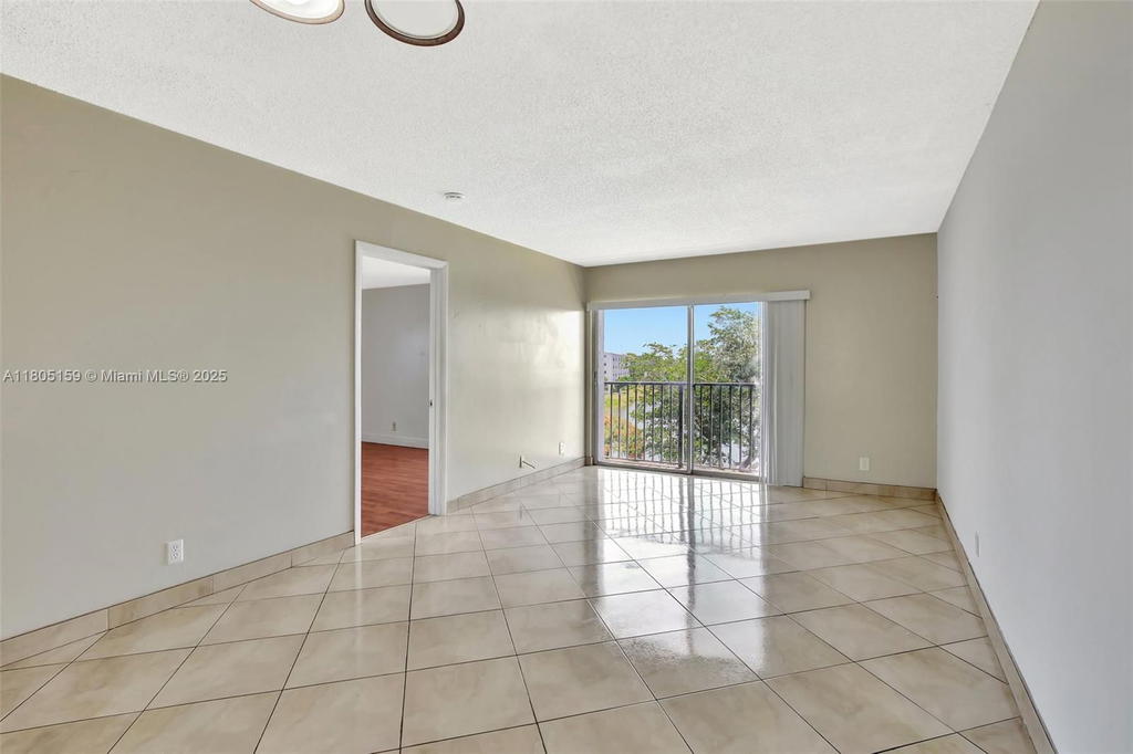 Real estate property located at 8720 Sherman Cir #401, Broward, Lakeshore At University P, Miramar, FL