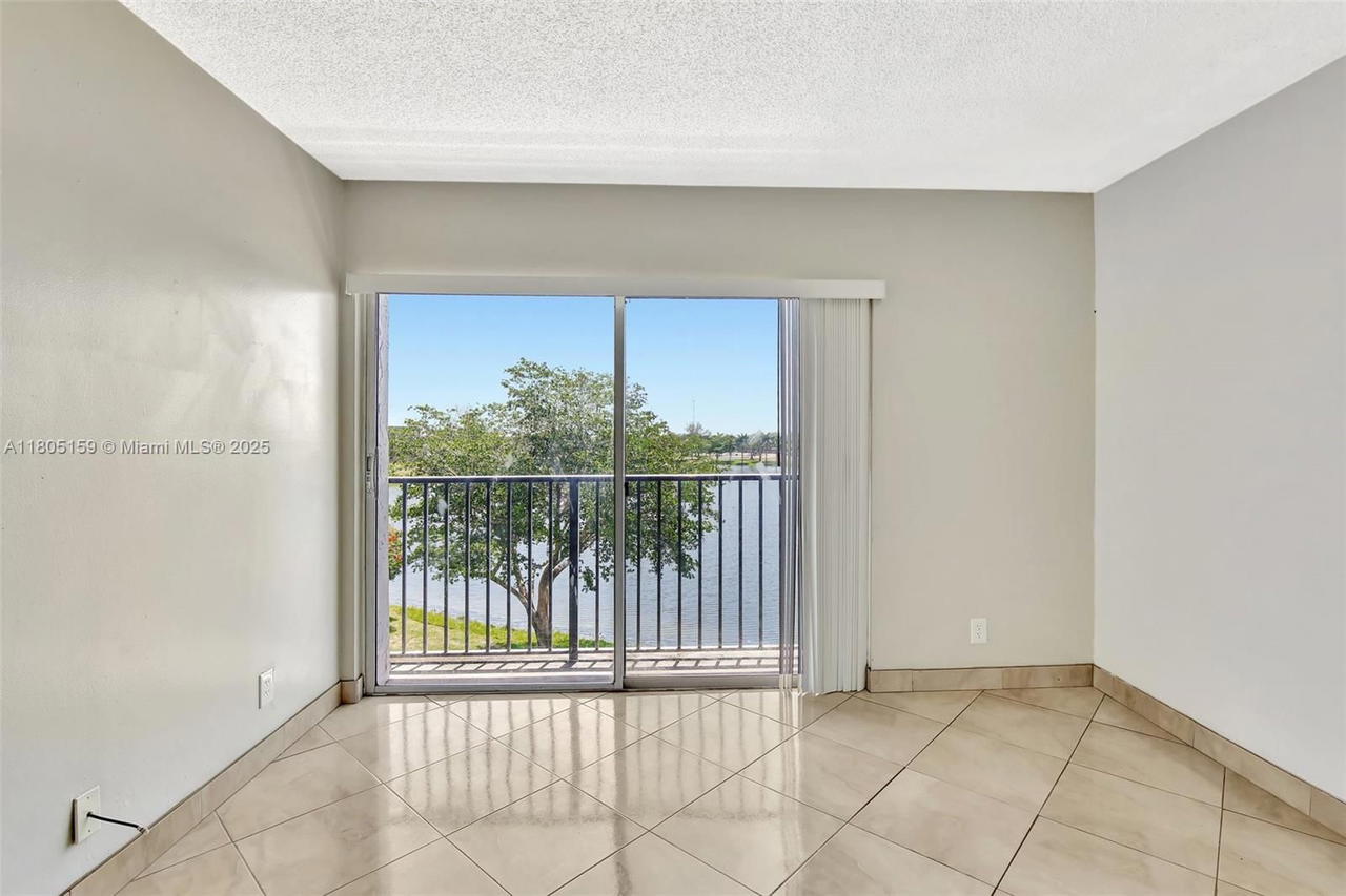 Real estate property located at 8720 Sherman Cir #401, Broward, Lakeshore At University P, Miramar, FL