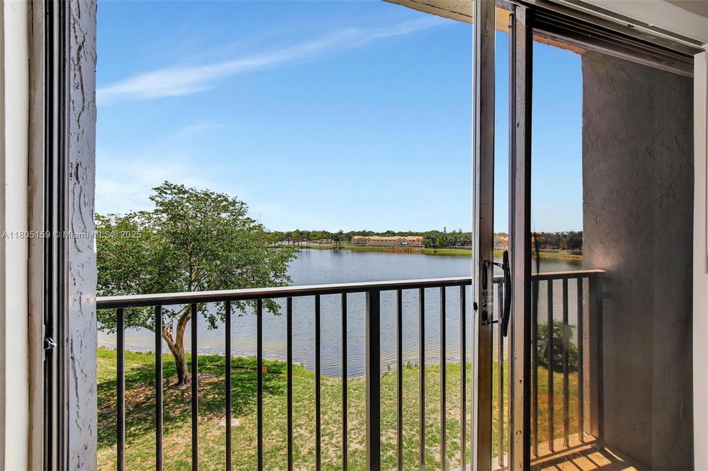 Real estate property located at 8720 Sherman Cir #401, Broward, Lakeshore At University P, Miramar, FL