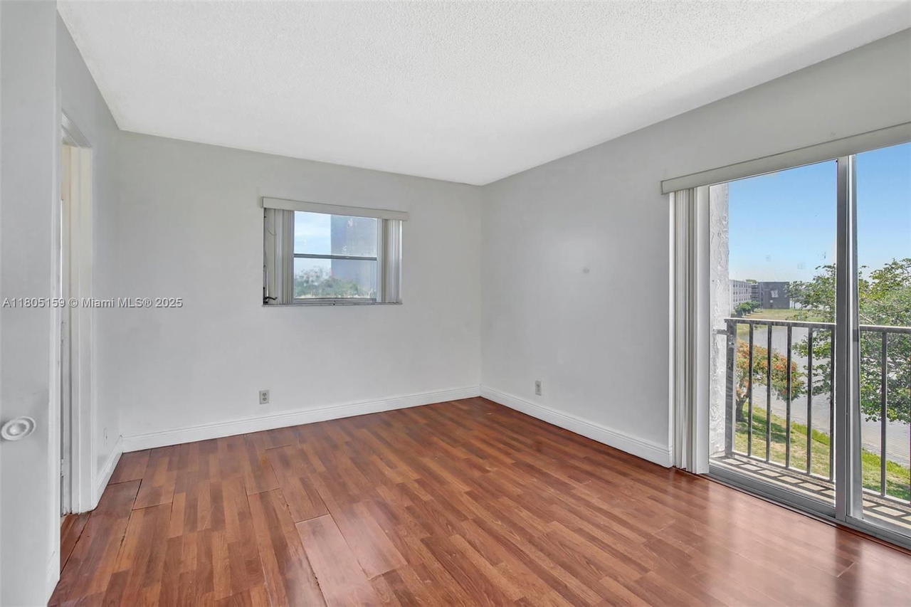 Real estate property located at 8720 Sherman Cir #401, Broward, Lakeshore At University P, Miramar, FL