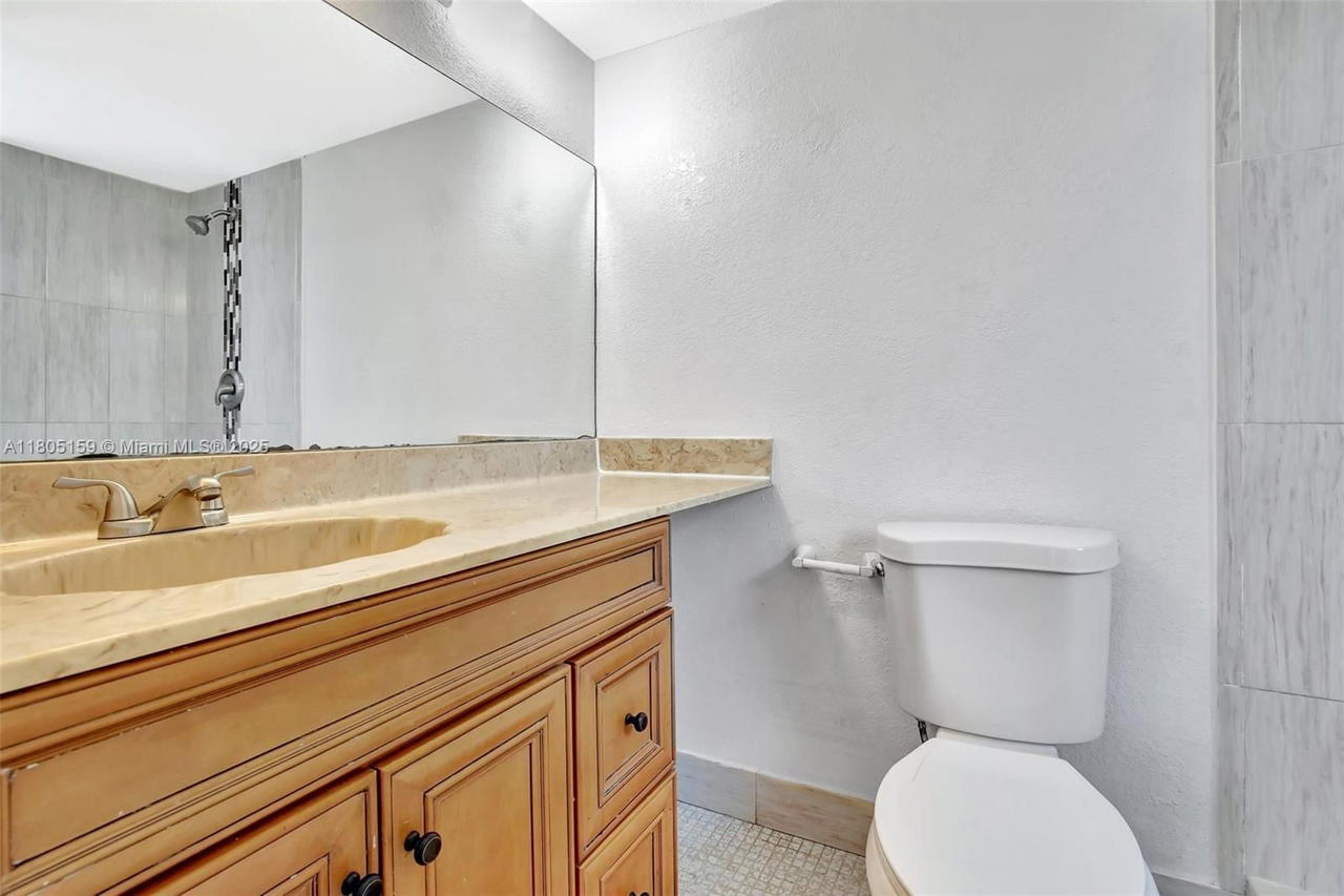 Real estate property located at 8720 Sherman Cir #401, Broward, Lakeshore At University P, Miramar, FL