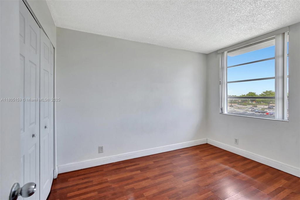 Real estate property located at 8720 Sherman Cir #401, Broward, Lakeshore At University P, Miramar, FL