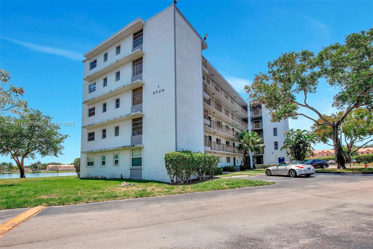 Real estate property located at 8720 Sherman Cir #401, Broward, Lakeshore At University P, Miramar, FL