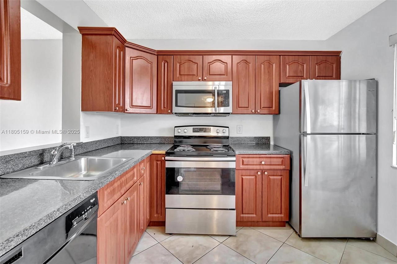 Real estate property located at 8720 Sherman Cir #401, Broward, Lakeshore At University P, Miramar, FL