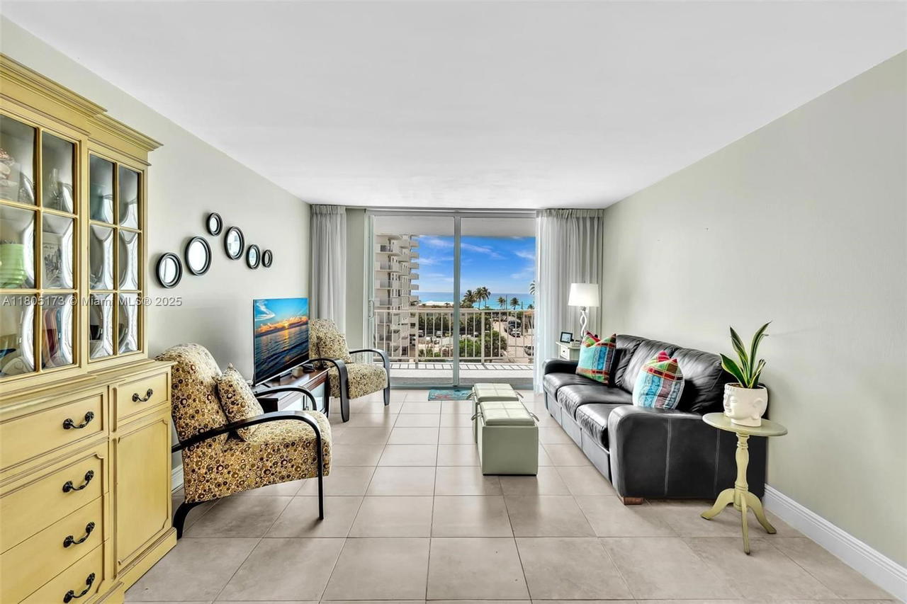 Real estate property located at 1410 Ocean Dr #502, Broward, Trafalgar Towers Condomin, Hollywood, FL