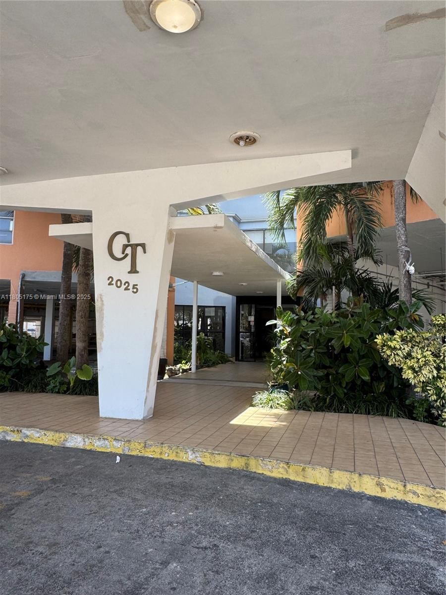 Real estate property located at 2025 164th St #206, Miami-dade, Crestview Towers Condo, North Miami Beach, FL