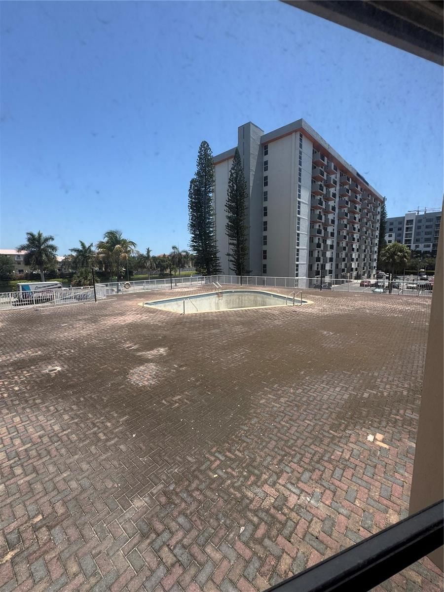 Real estate property located at 2025 164th St #206, Miami-dade, Crestview Towers Condo, North Miami Beach, FL