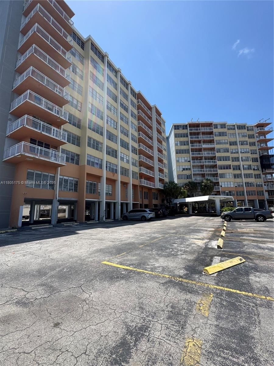 Real estate property located at 2025 164th St #206, Miami-dade, Crestview Towers Condo, North Miami Beach, FL