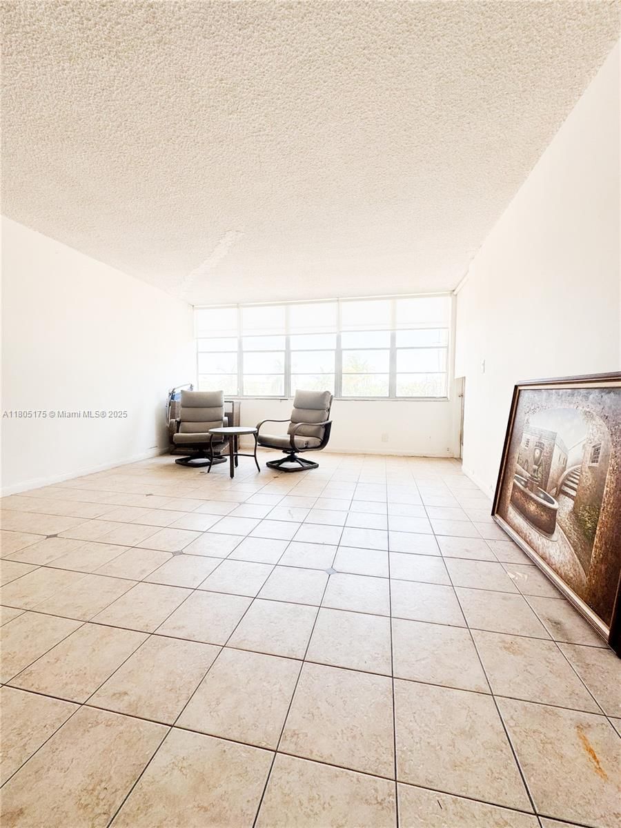 Real estate property located at 2025 164th St #206, Miami-dade, Crestview Towers Condo, North Miami Beach, FL