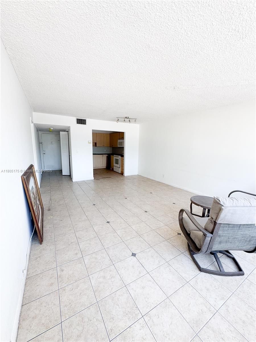 Real estate property located at 2025 164th St #206, Miami-dade, Crestview Towers Condo, North Miami Beach, FL
