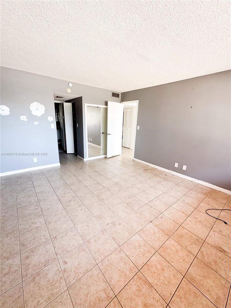 Real estate property located at 2025 164th St #206, Miami-dade, Crestview Towers Condo, North Miami Beach, FL