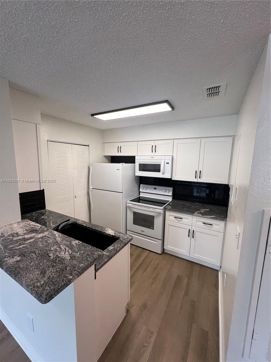 Real estate property located at 1055 S Hiawassee Rd #2014, Orange, Tradewinds, Orlando, FL