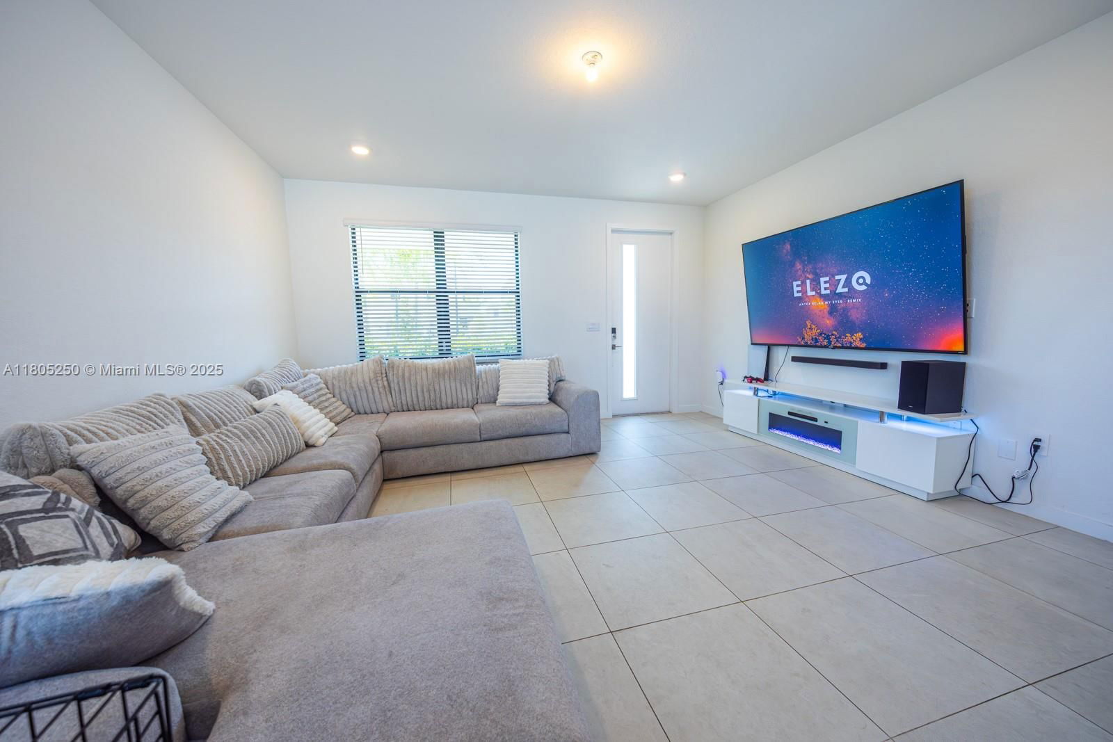 Real estate property located at 715 17th Ave, Miami-dade, Messina Place, Homestead, FL