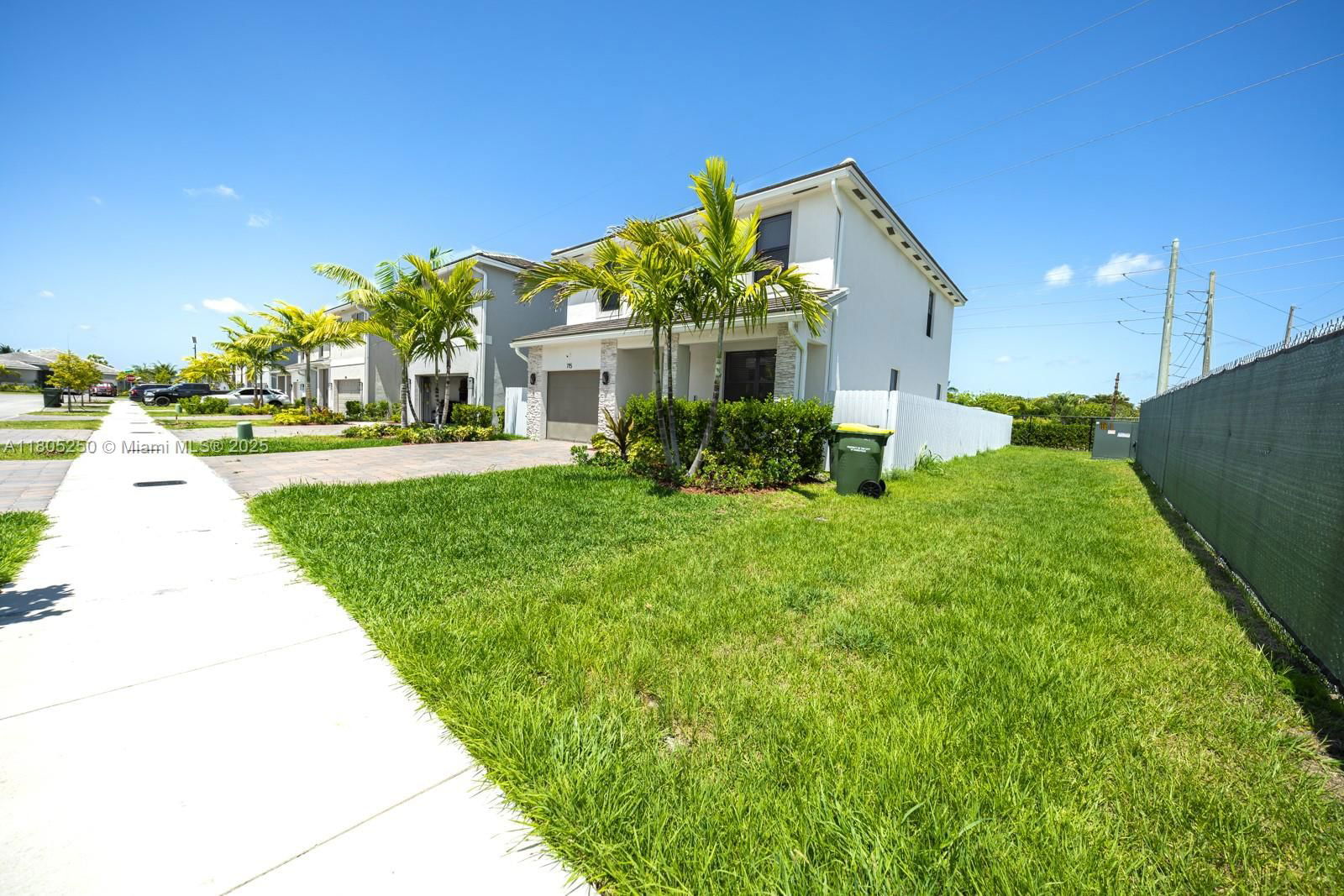 Real estate property located at 715 17th Ave, Miami-dade, Messina Place, Homestead, FL