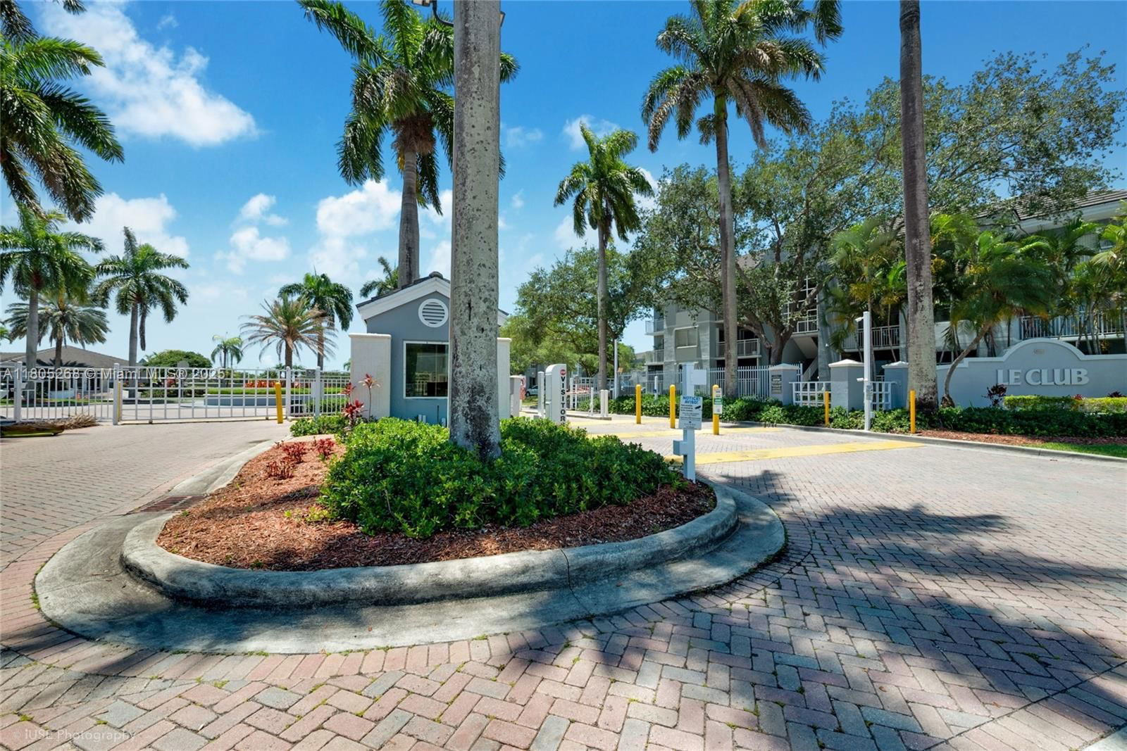 Real estate property located at 8640 212th St #106, Miami-dade, Le Club At Old Cutler Con, Cutler Bay, FL