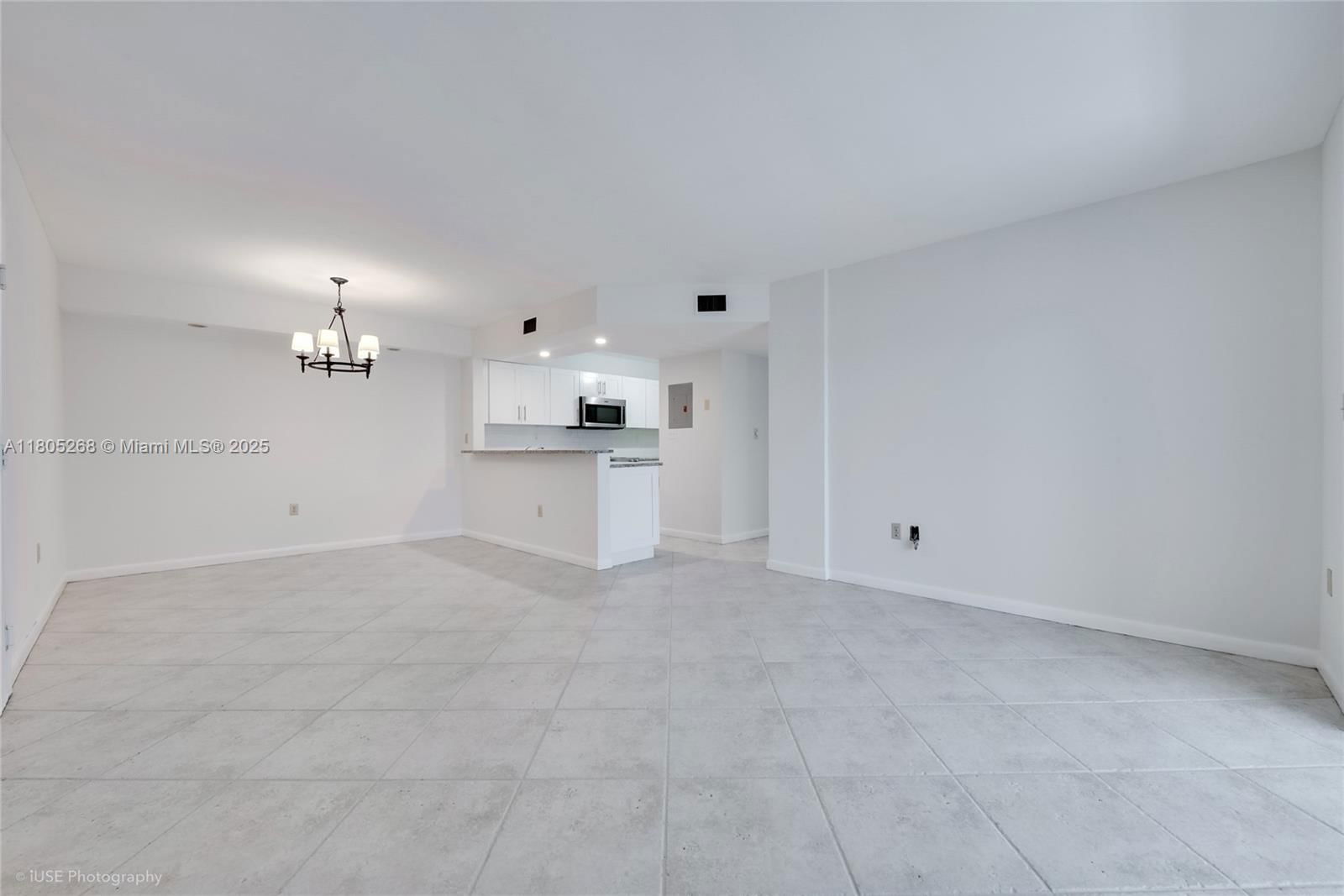 Real estate property located at 8640 212th St #106, Miami-dade, Le Club At Old Cutler Con, Cutler Bay, FL