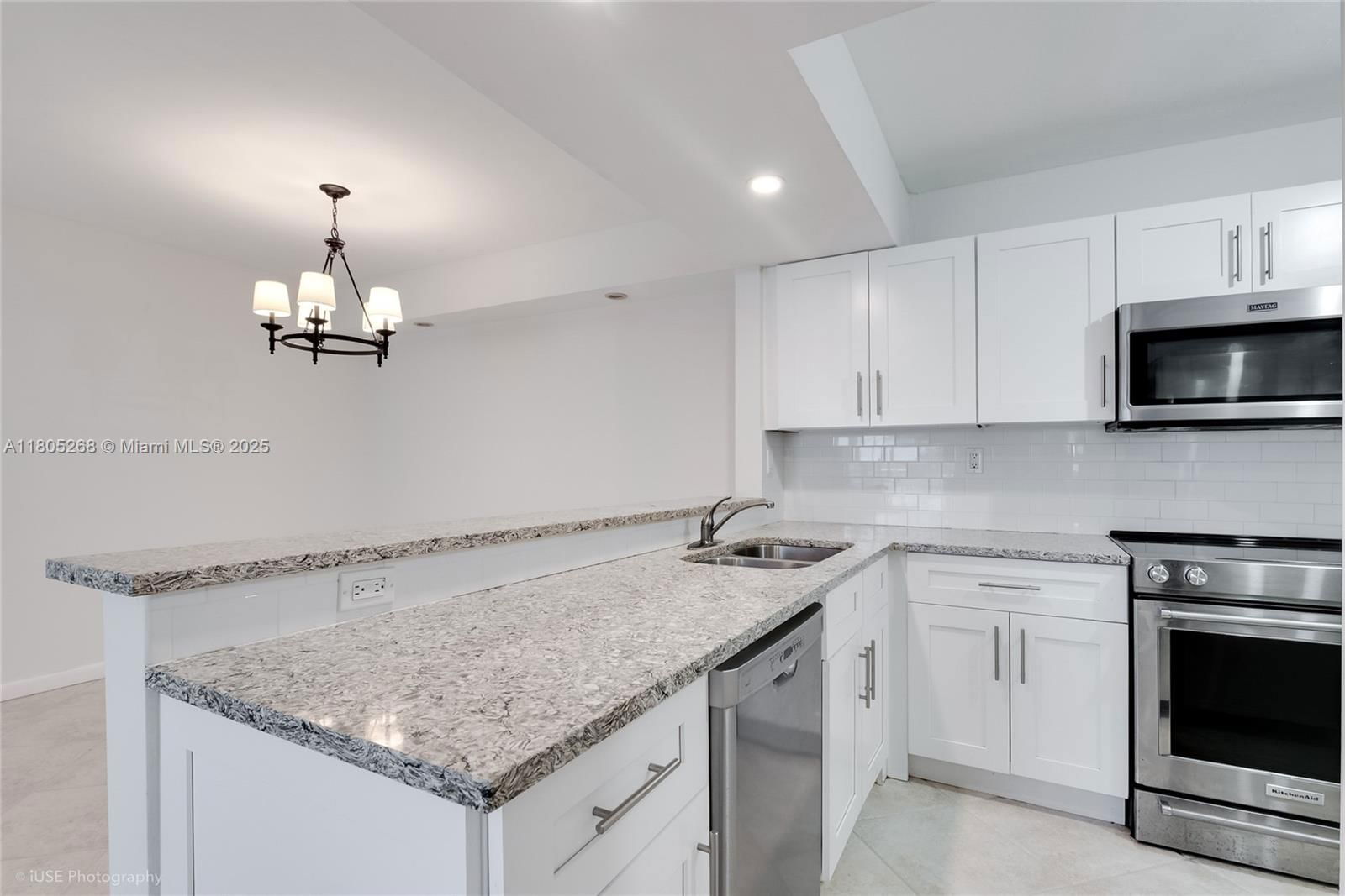 Real estate property located at 8640 212th St #106, Miami-dade, Le Club At Old Cutler Con, Cutler Bay, FL