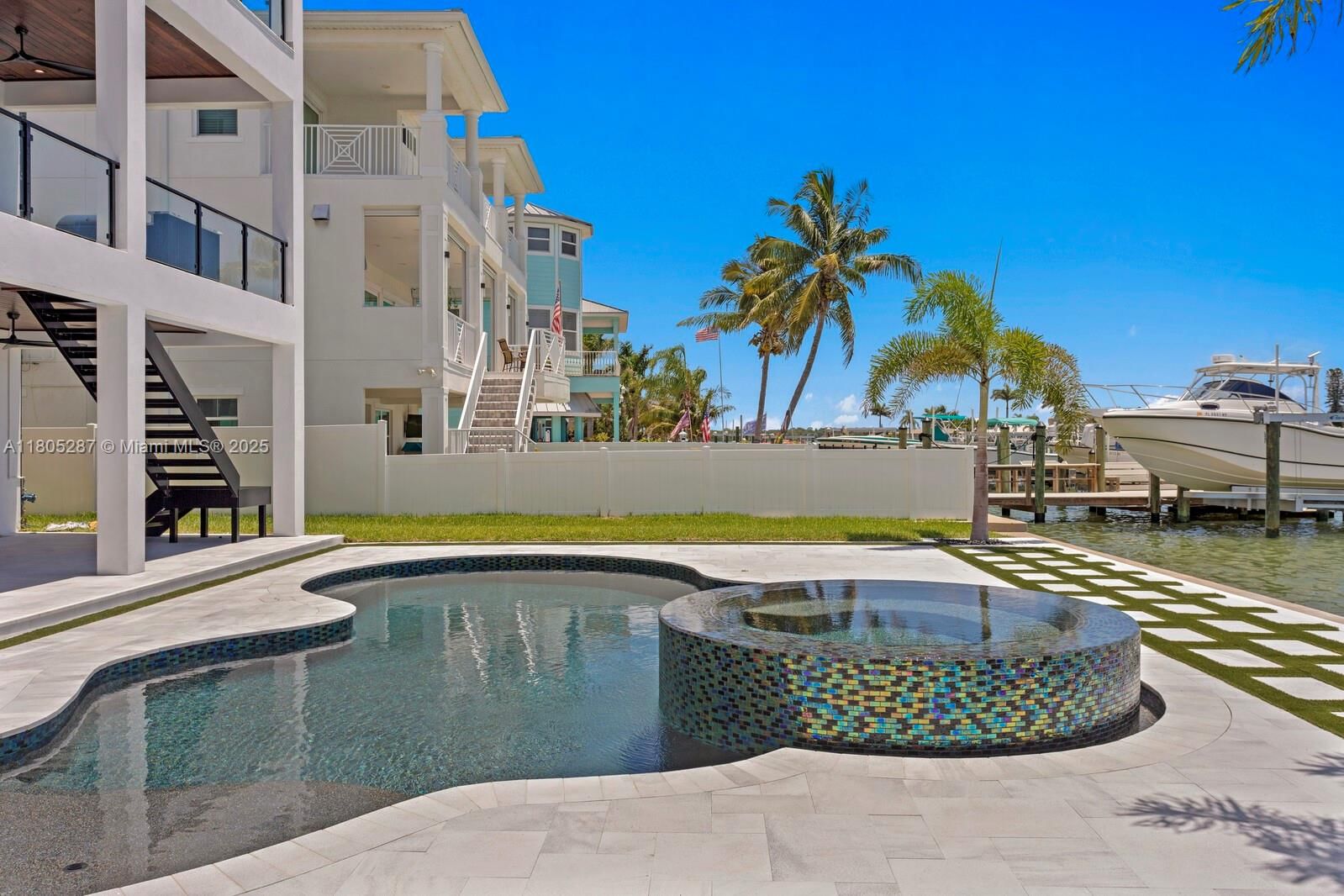 Real estate property located at 17059 Dolphin Dr, Pinellas, Redington Beach Homes 7th, Other City - In The State Of Florida, FL
