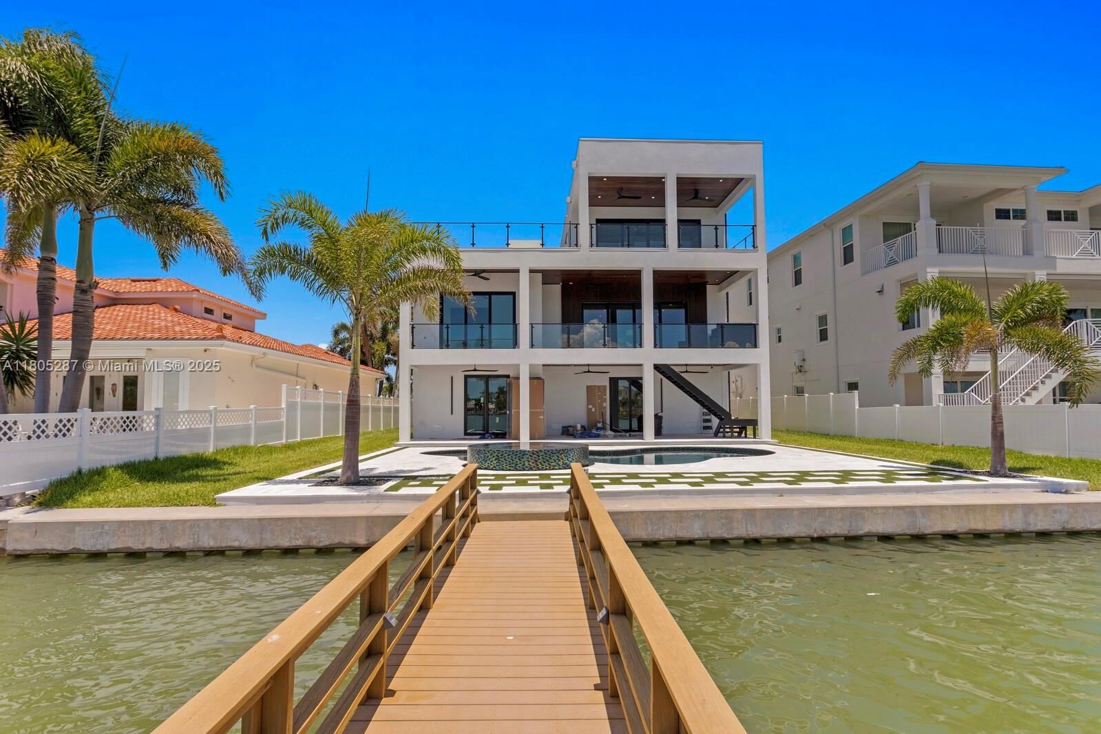 Real estate property located at 17059 Dolphin Dr, Pinellas, Redington Beach Homes 7th, Other City - In The State Of Florida, FL