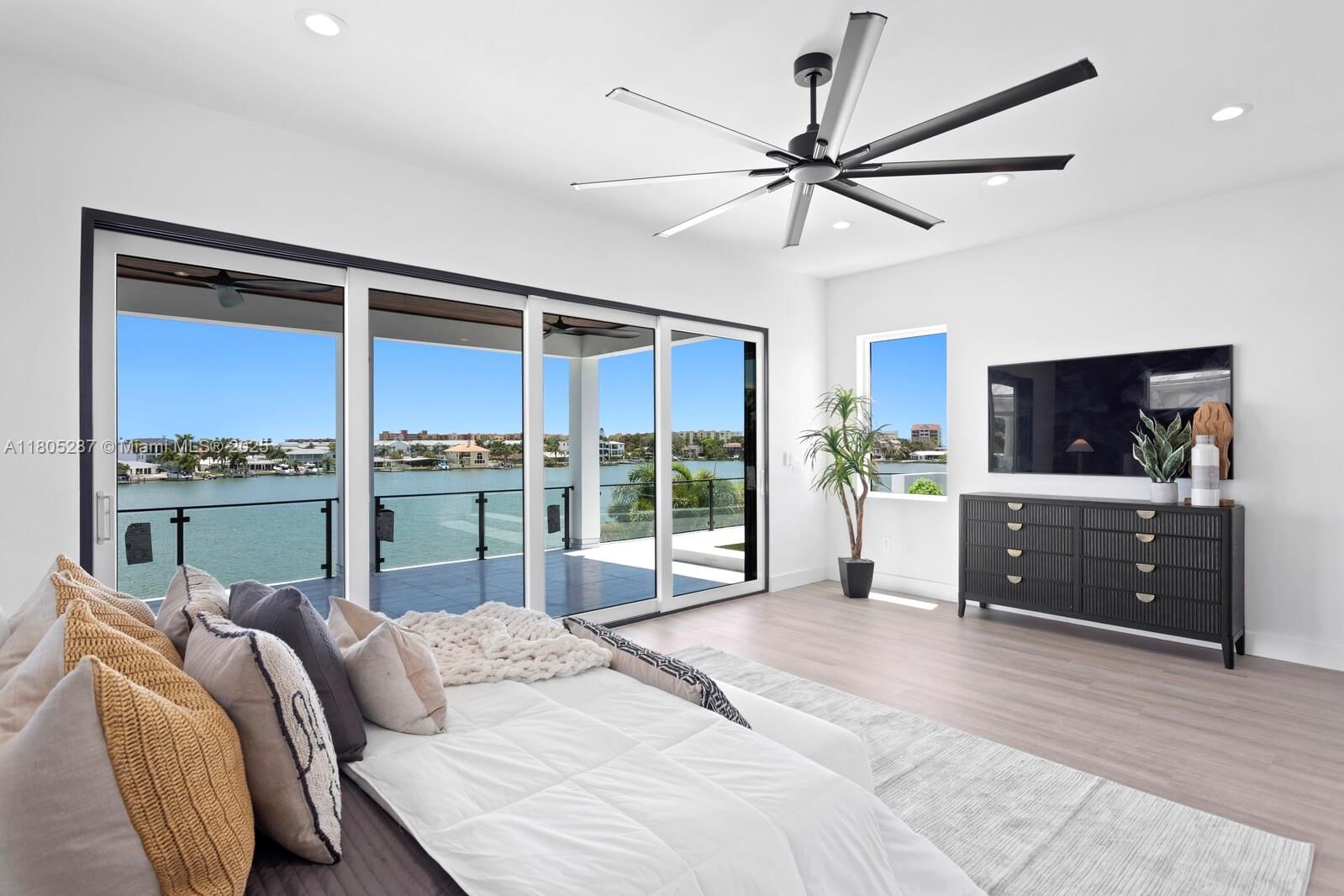 Real estate property located at 17059 Dolphin Dr, Pinellas, Redington Beach Homes 7th, Other City - In The State Of Florida, FL