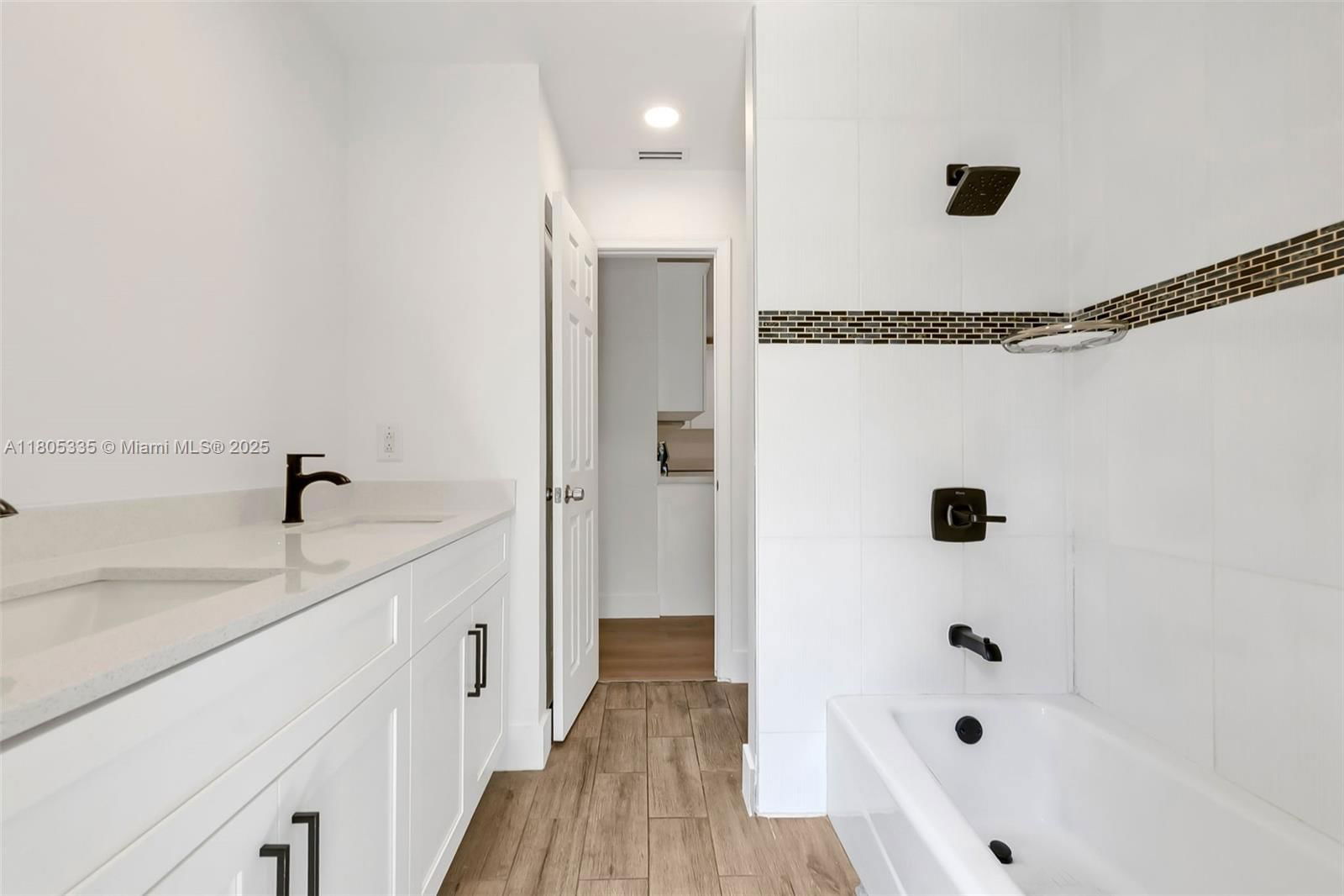 Real estate property located at 8840 18th Rd, Palm Beach, Sandalfoot Cove Sec 9, Boca Raton, FL