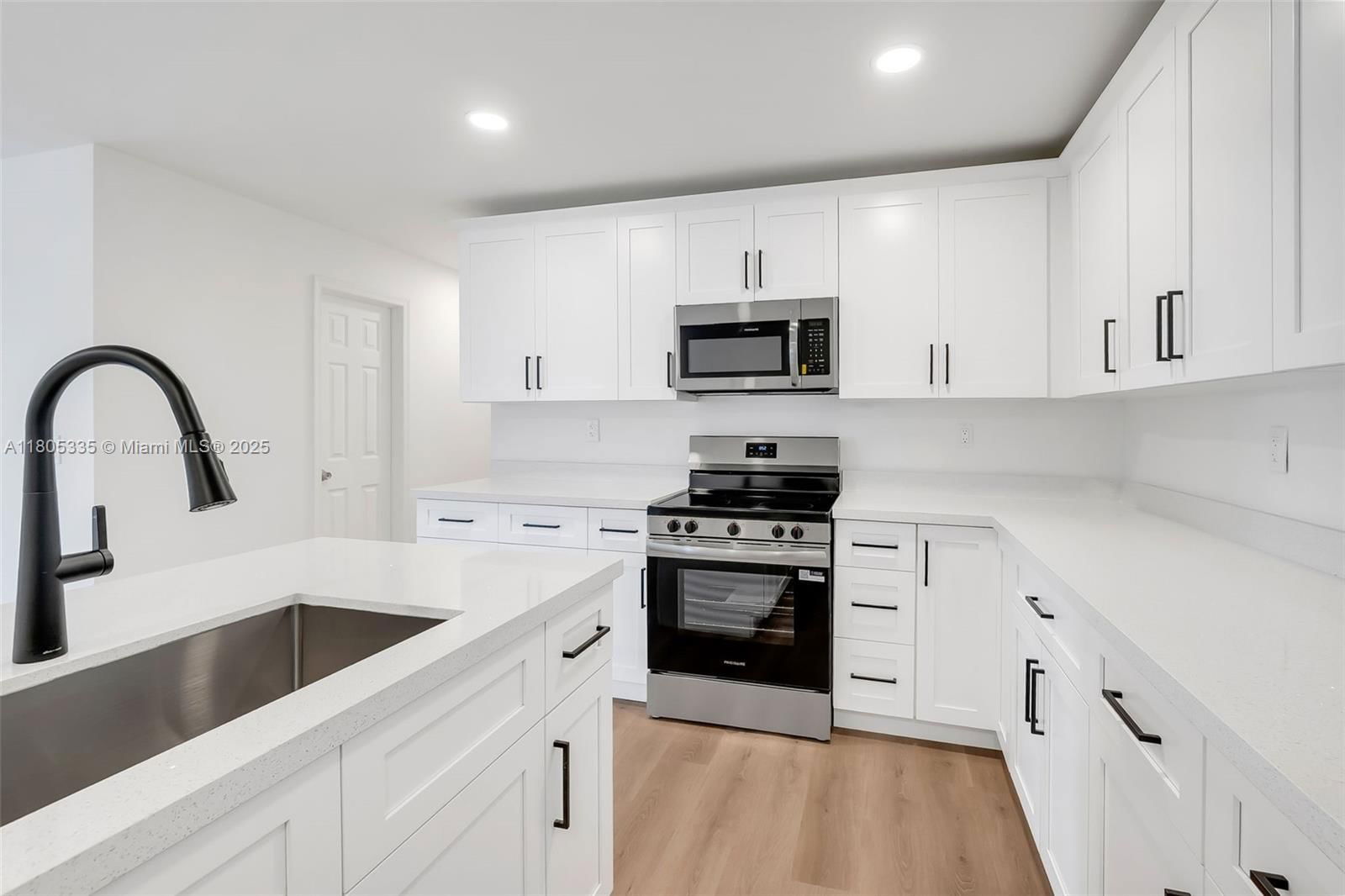 Real estate property located at 8840 18th Rd, Palm Beach, Sandalfoot Cove Sec 9, Boca Raton, FL