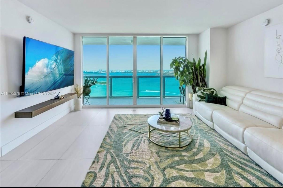 Real estate property located at 1800 Bayshore Dr #3707, Miami-dade, 1800 Club Condo, Miami, FL