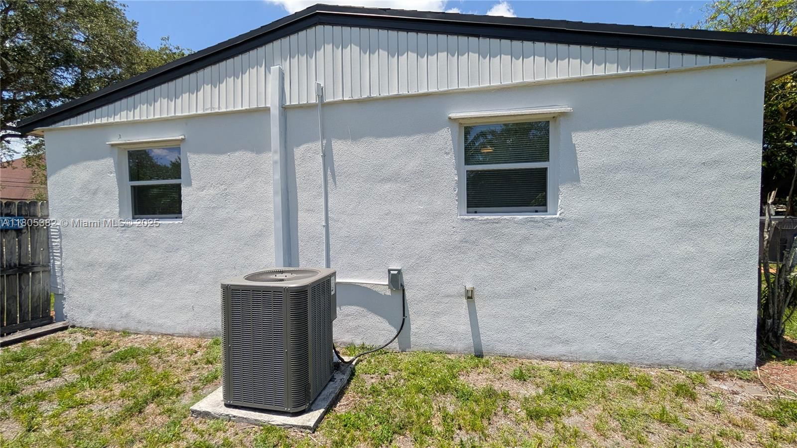 Real estate property located at 3601 72nd Ave, Broward, Driftwood Acres No 16, Hollywood, FL