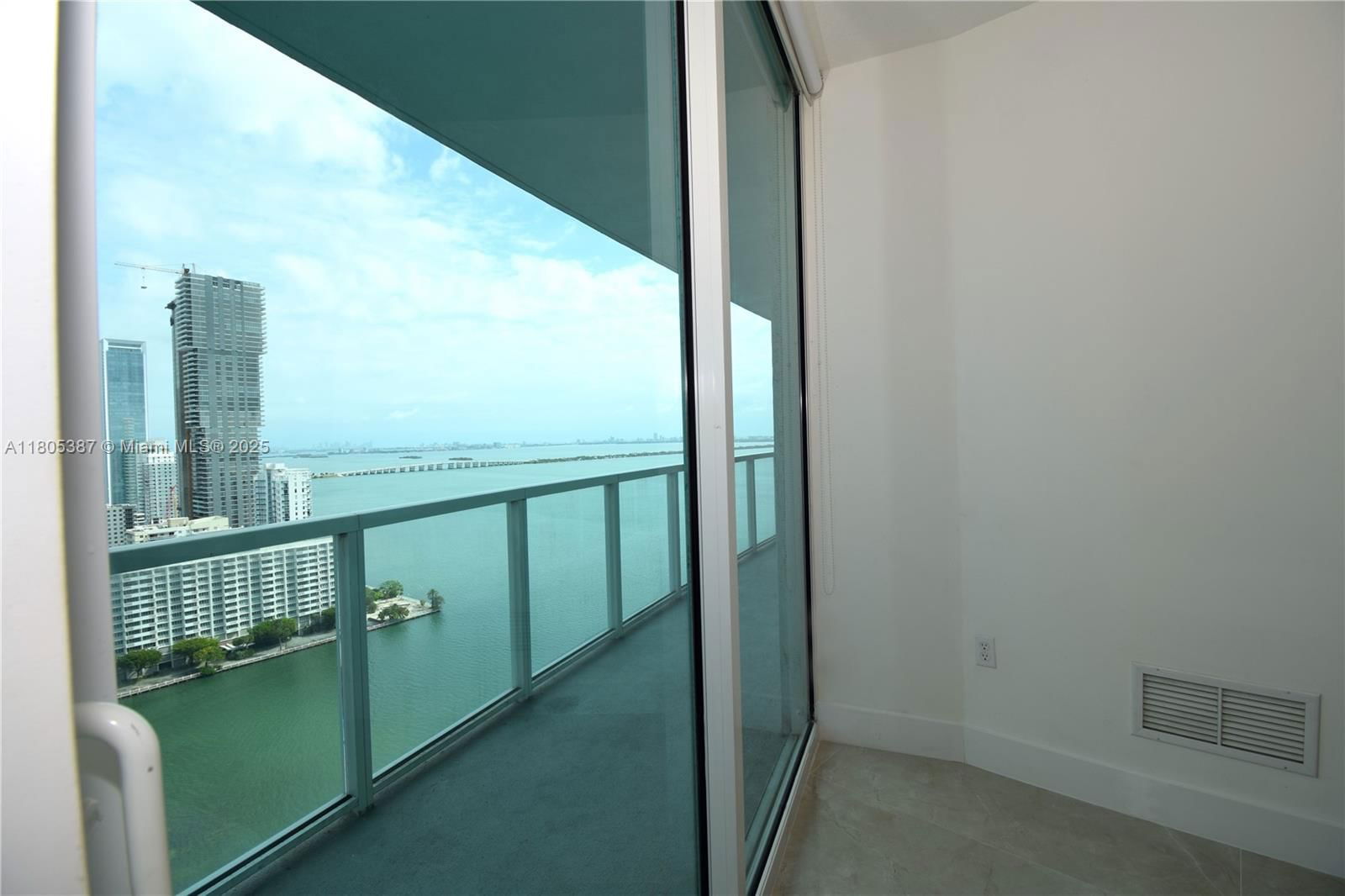 Real estate property located at 1900 Bayshore Dr #2804, Miami-dade, Quantum On The Bay Condo, Miami, FL