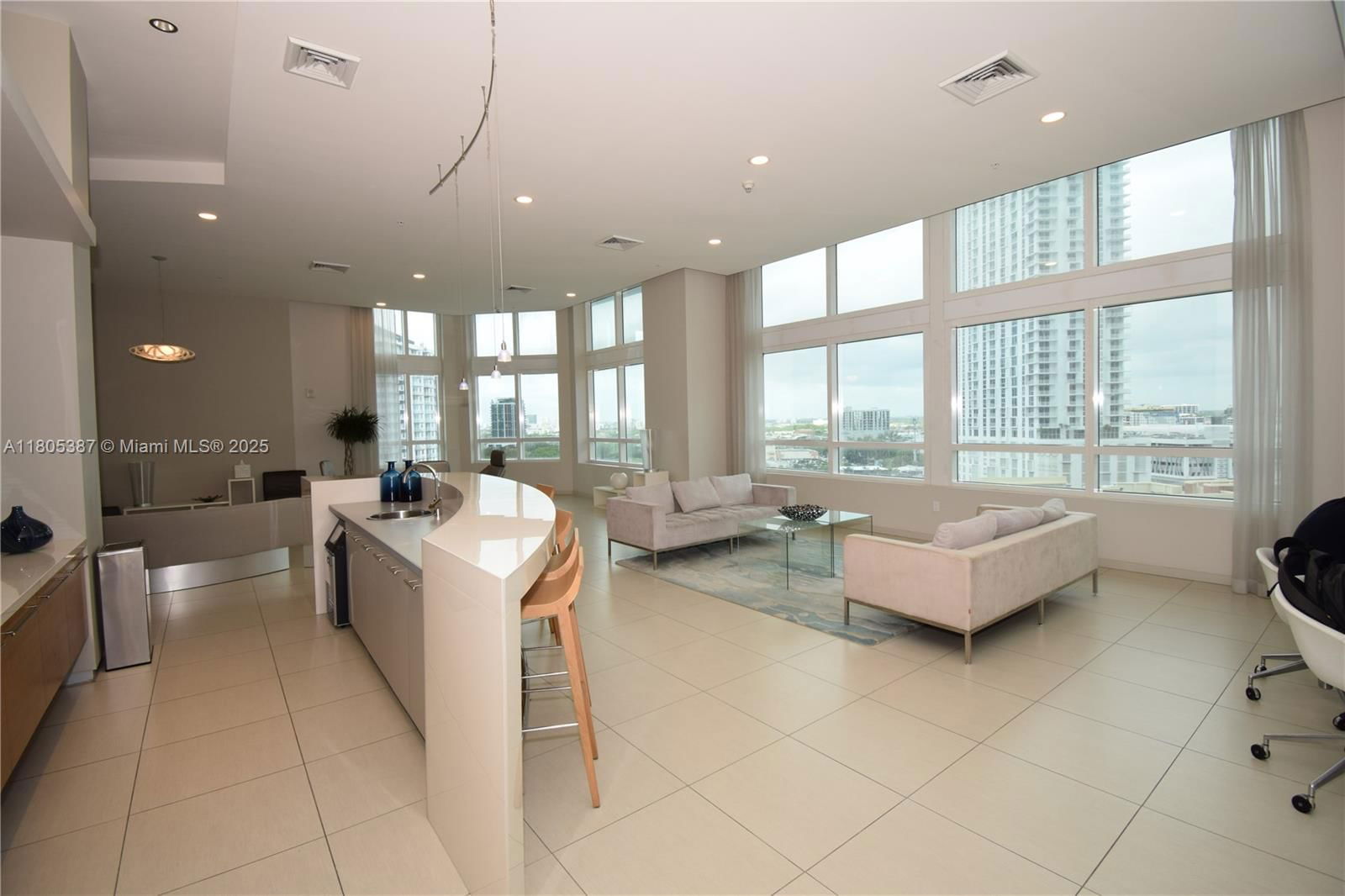 Real estate property located at 1900 Bayshore Dr #2804, Miami-dade, Quantum On The Bay Condo, Miami, FL