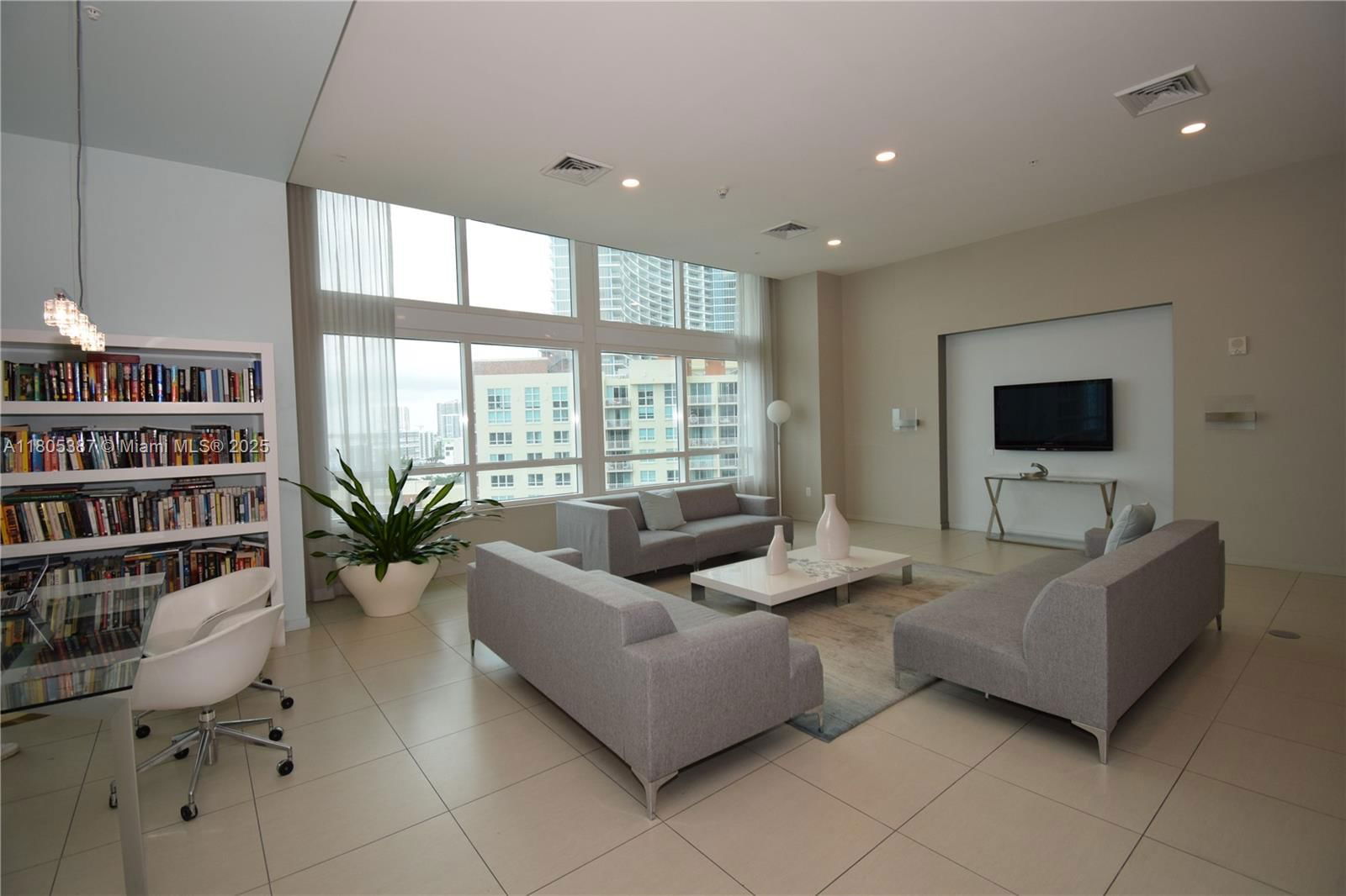 Real estate property located at 1900 Bayshore Dr #2804, Miami-dade, Quantum On The Bay Condo, Miami, FL