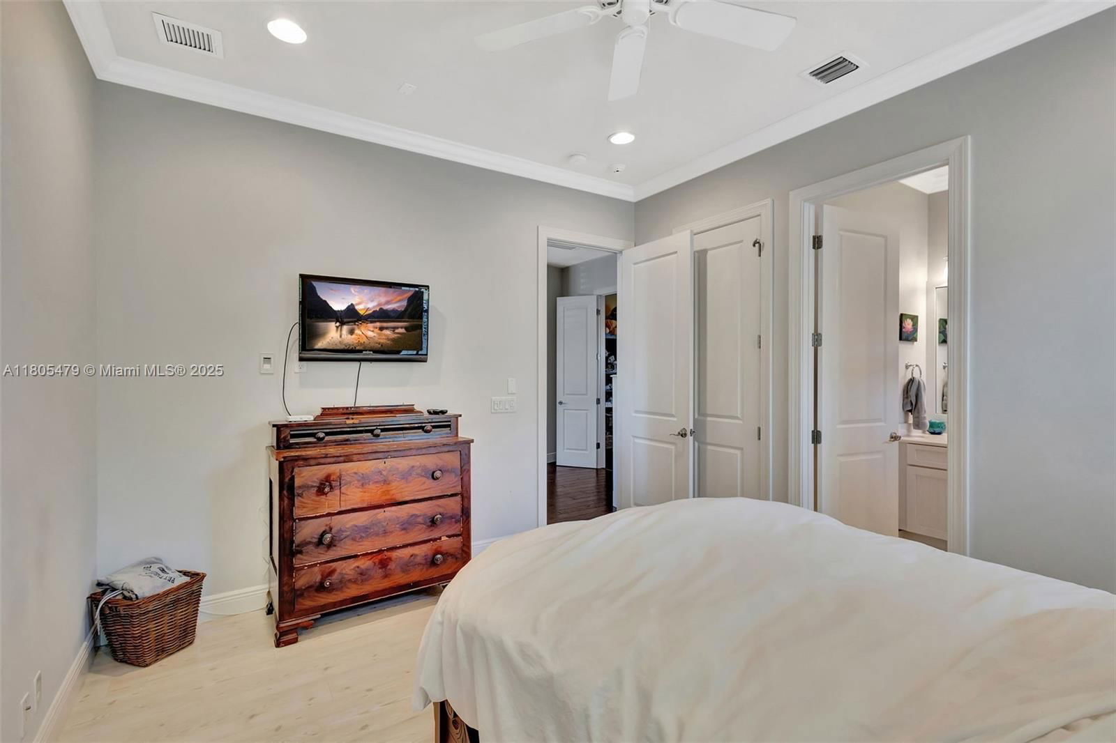 Real estate property located at 333 Charroux Dr, Palm Beach, Frenchmans Reserve Pod C, Palm Beach Gardens, FL