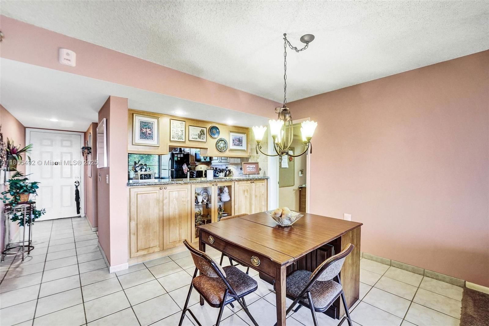 Real estate property located at 1510 Whitehall Dr #402, Broward, Condo 5 Of Whitehall Cond, Davie, FL