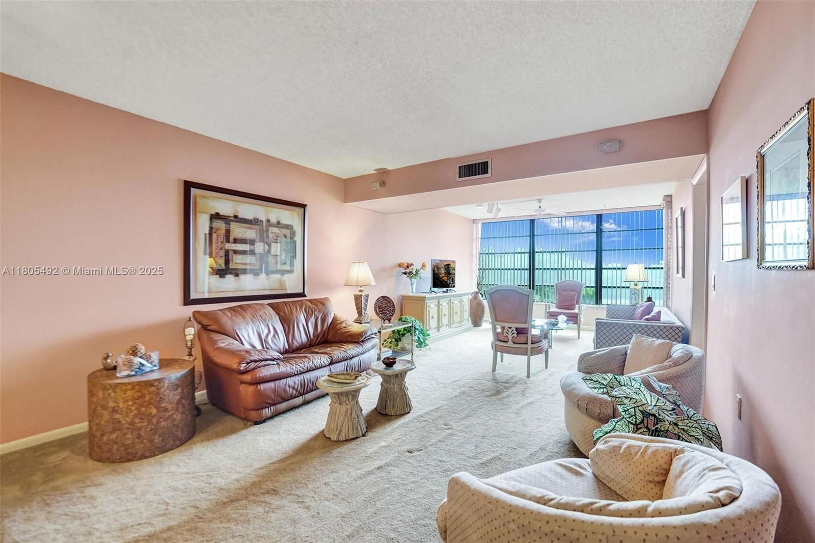 Real estate property located at 1510 Whitehall Dr #402, Broward, Condo 5 Of Whitehall Cond, Davie, FL