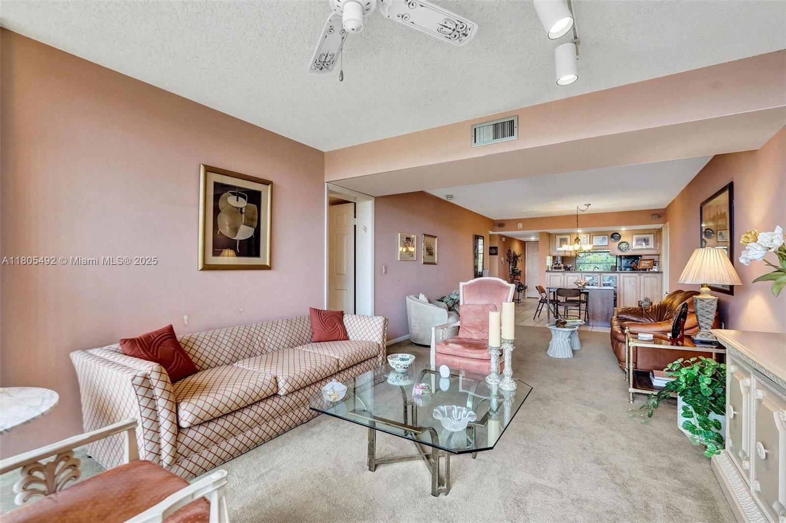 Real estate property located at 1510 Whitehall Dr #402, Broward, Condo 5 Of Whitehall Cond, Davie, FL