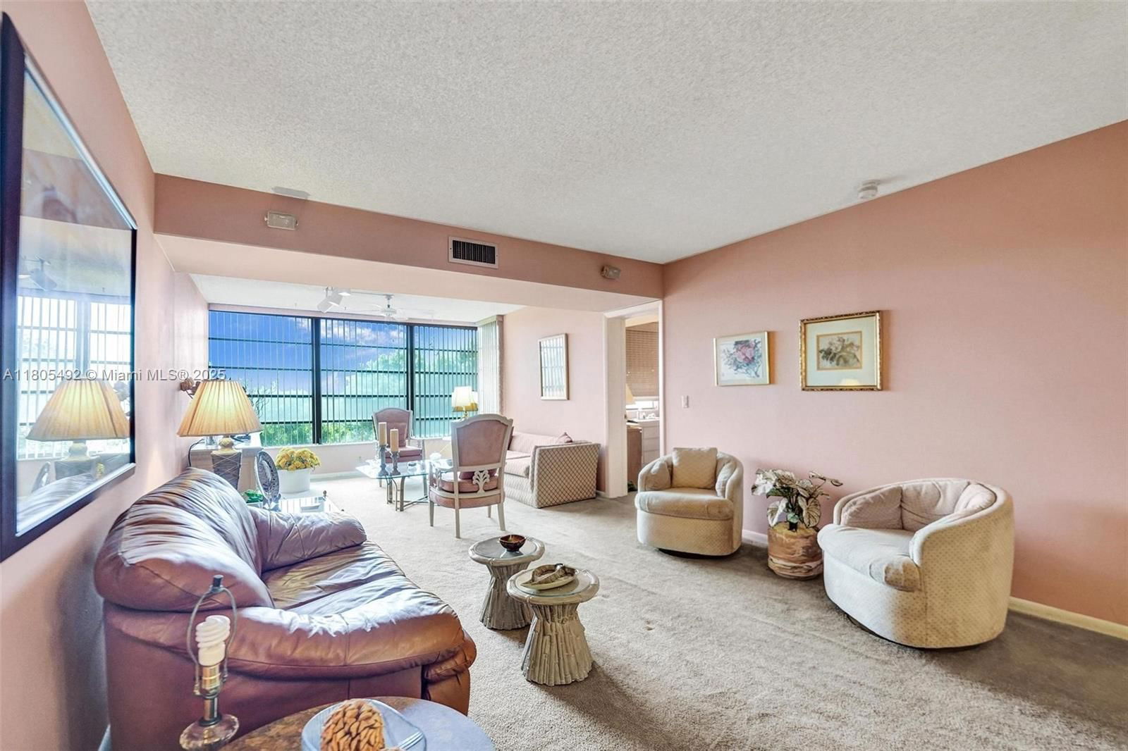 Real estate property located at 1510 Whitehall Dr #402, Broward, Condo 5 Of Whitehall Cond, Davie, FL