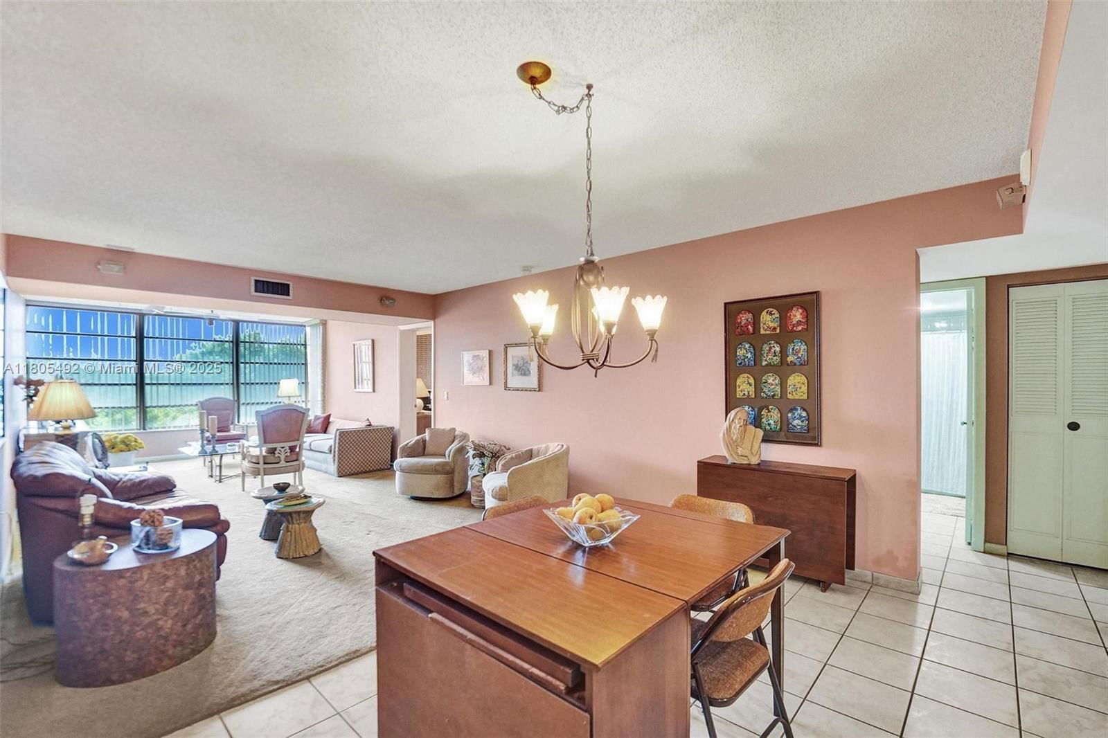 Real estate property located at 1510 Whitehall Dr #402, Broward, Condo 5 Of Whitehall Cond, Davie, FL