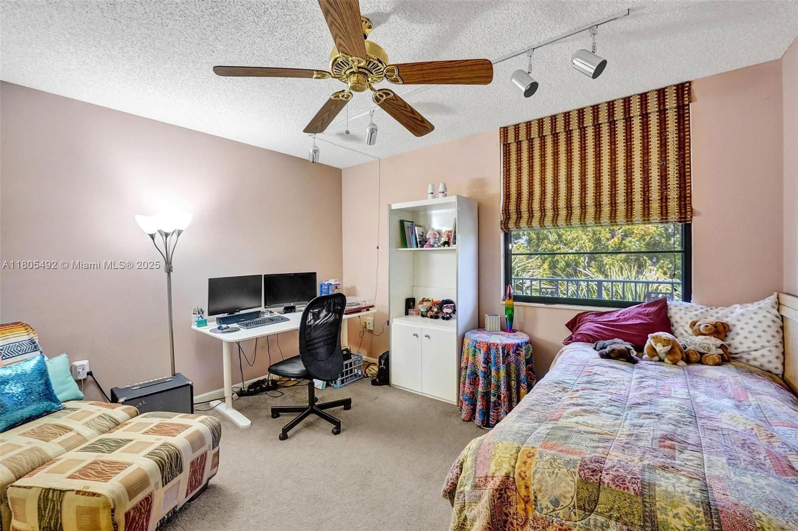 Real estate property located at 1510 Whitehall Dr #402, Broward, Condo 5 Of Whitehall Cond, Davie, FL